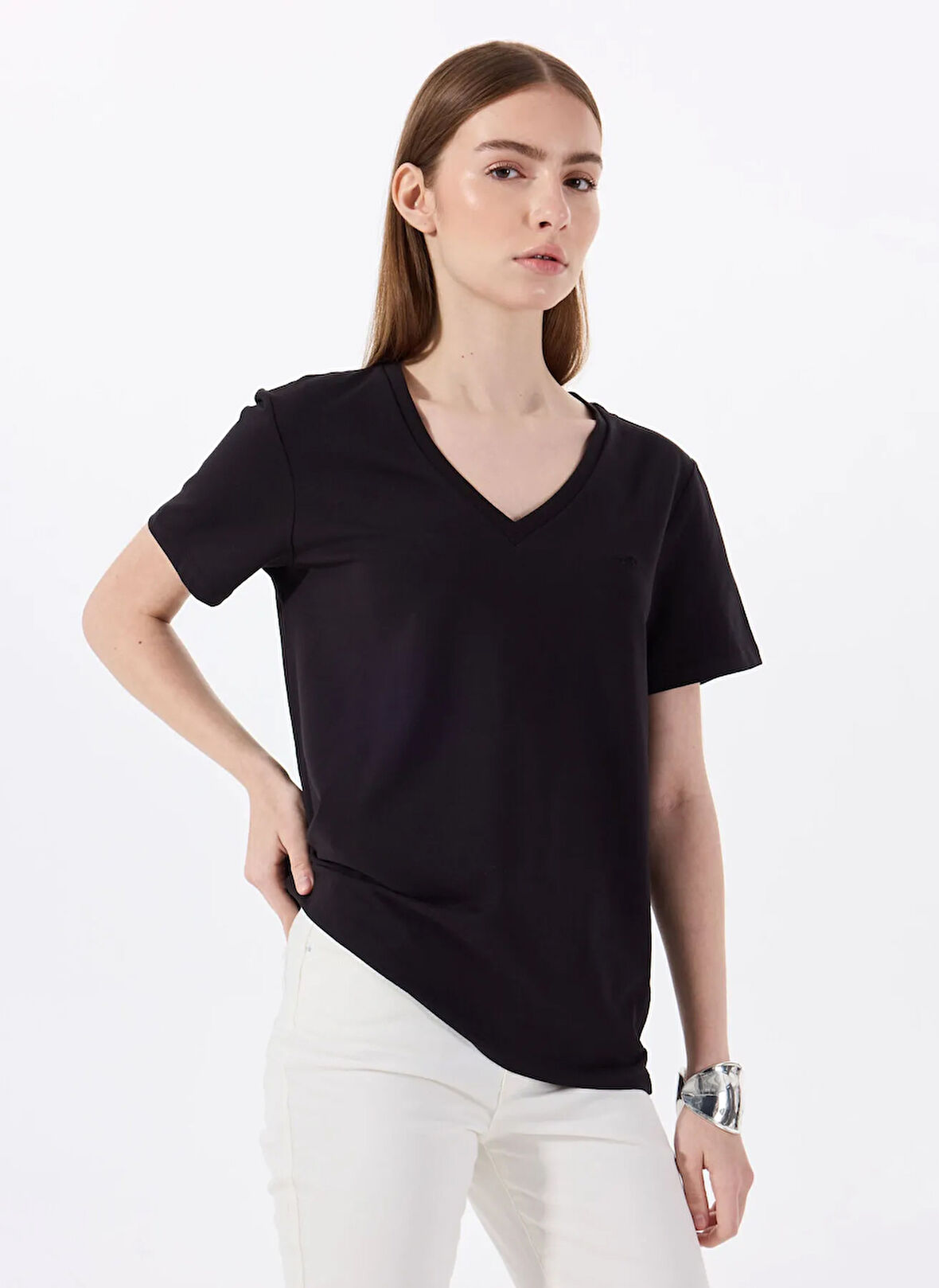 Mustang V Yaka Nakışlı Siyah Kadın T-Shirt M5SL-TST1848