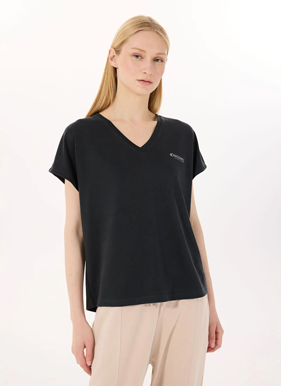 Discovery Expedition D5SL-TST3544 Siyah V Yaka Relaxed Düz Kadın T-Shirt