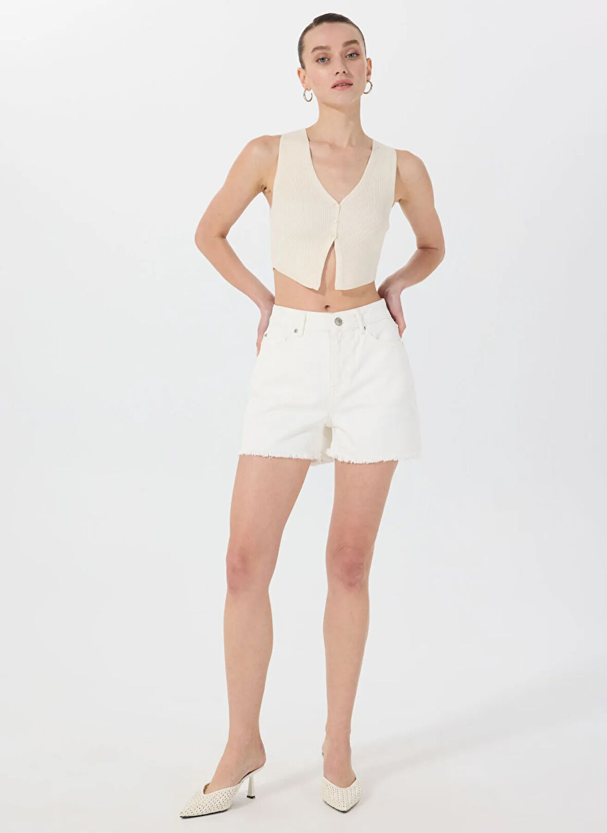 Mustang Standart Bel Normal Beyaz Kadın Denim Şort M5SL-SRT1107