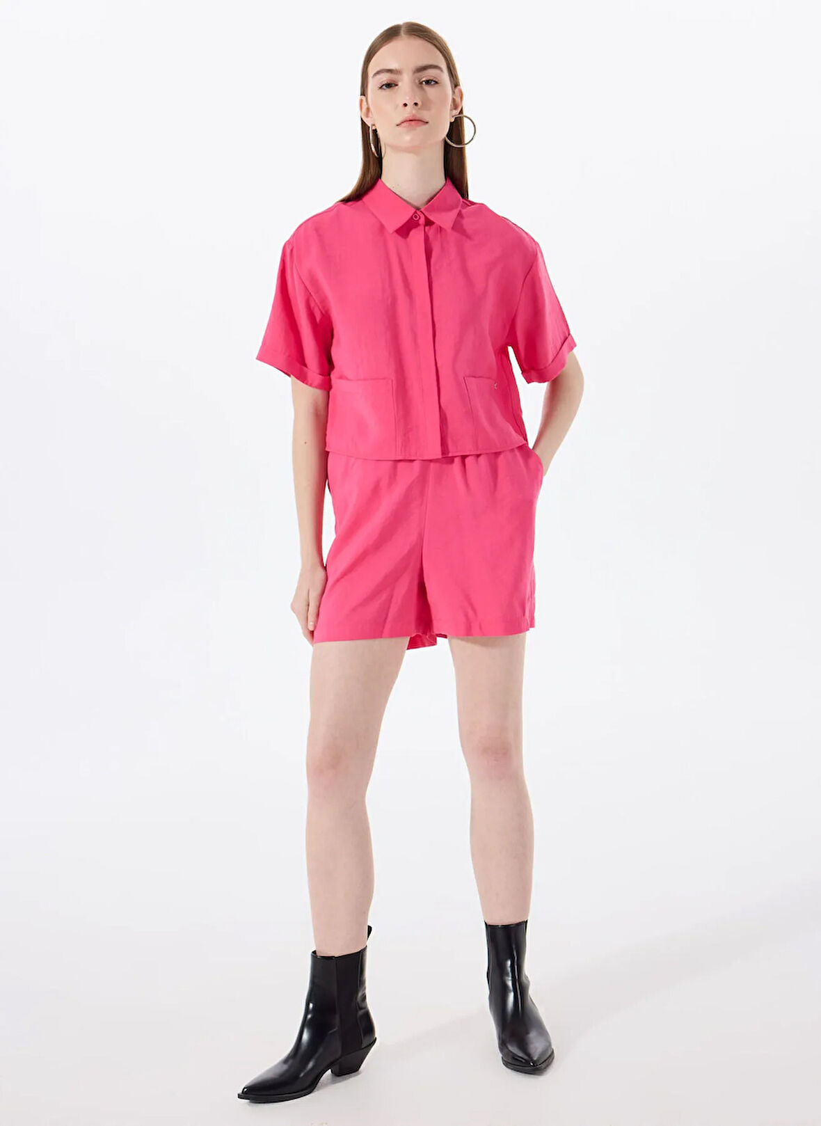 Pembe Kadın Lastikli Nakışlı Şort M5SL-SRT1127