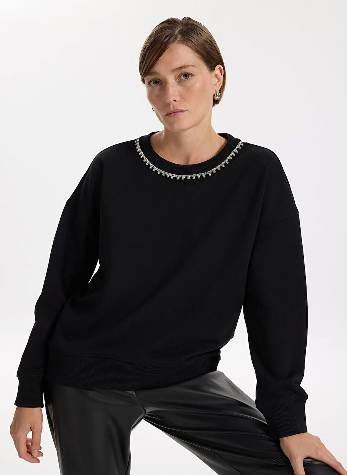 Fabrika Bisiklet Yaka Taşlı Siyah Kadın Sweatshırt F5WL-SWT0036