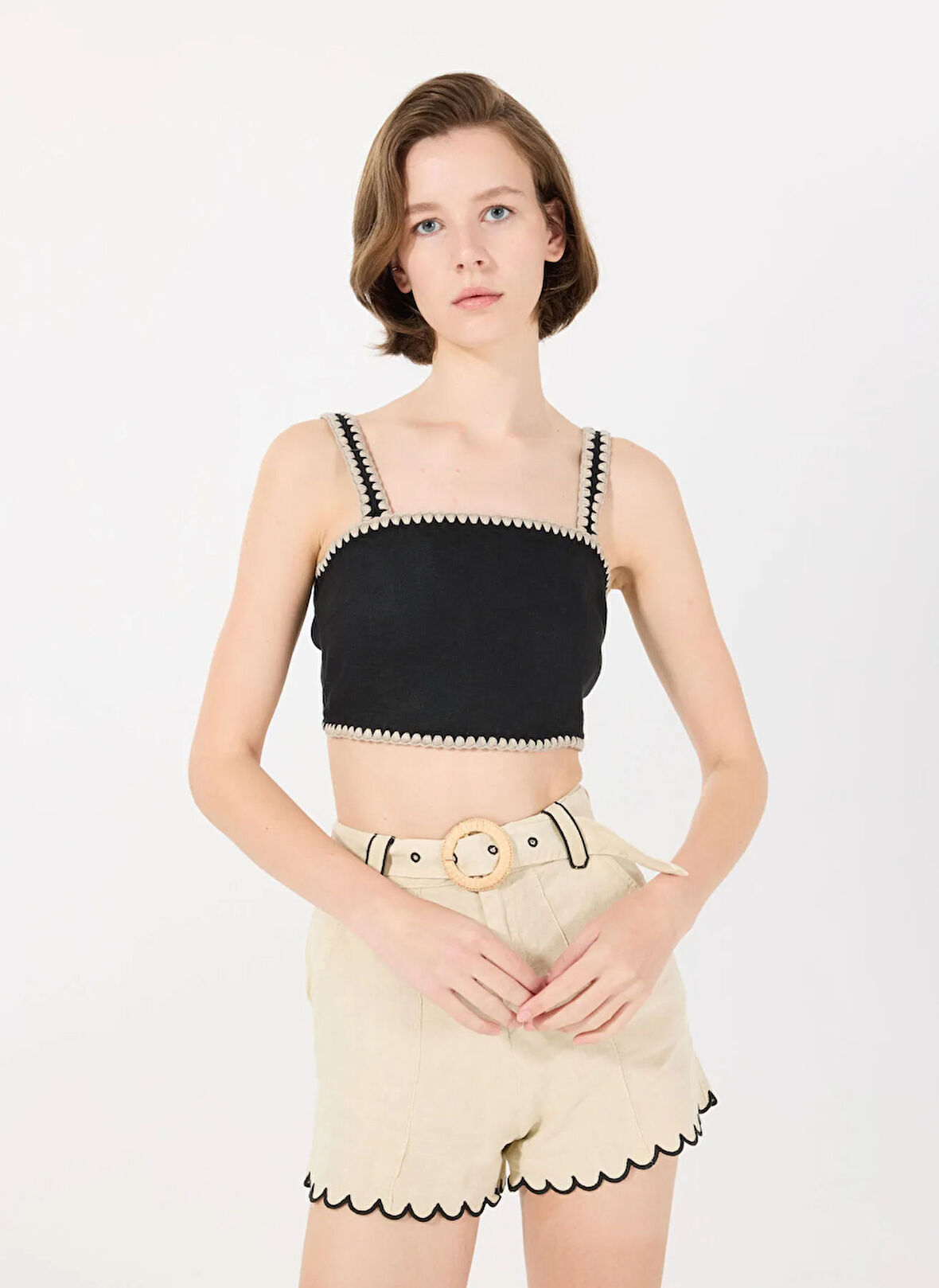 Mr. Mood Kare Yaka Siyah Kadın Bluz MRS KARA TOP