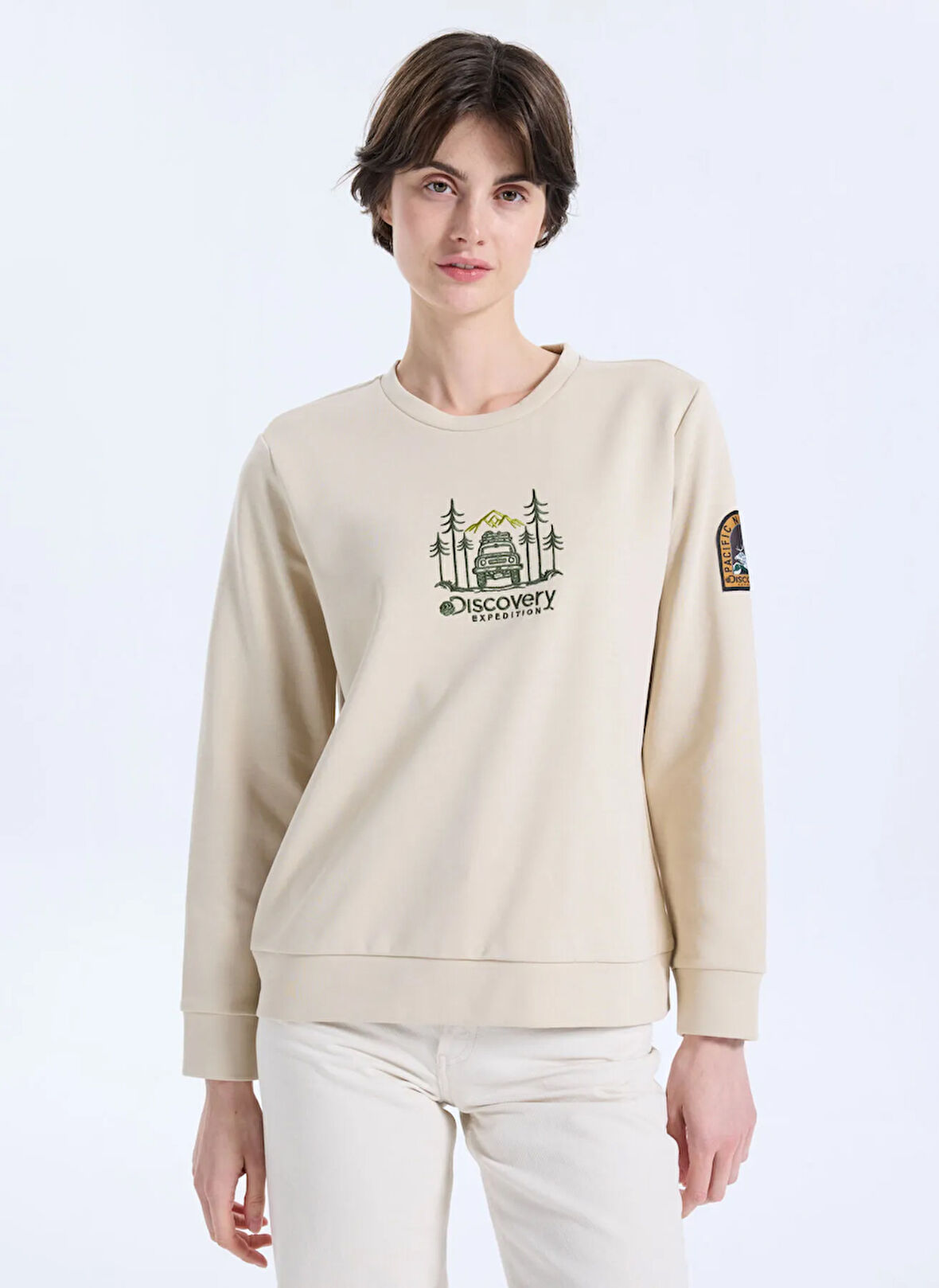 Discovery Expedition D5WL-SWT3612 Bej Bisiklet Yaka Relaxed Nakışlı Kadın Sweatshırt
