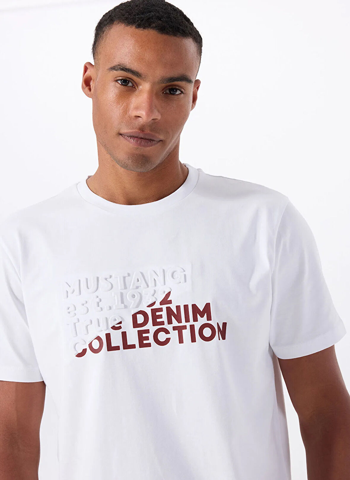 Mustang Bisiklet Yaka Baskılı Beyaz Erkek T-Shirt M5WM-TST1586