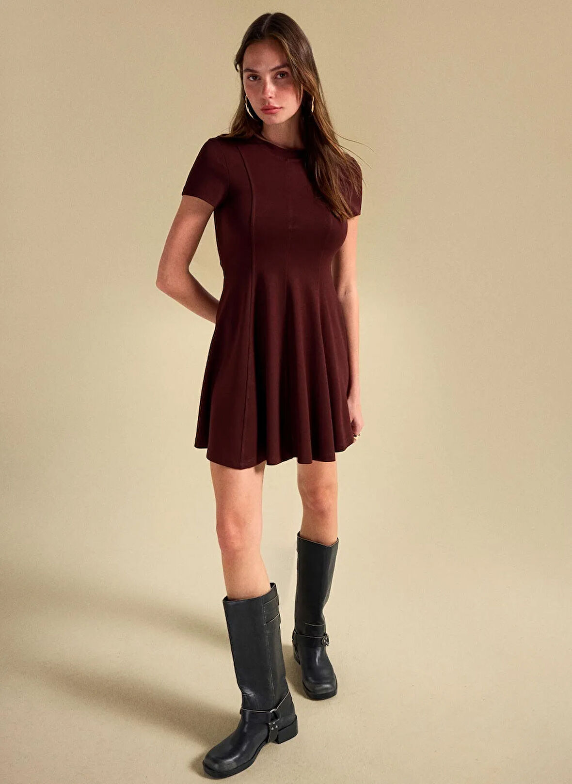 People By Fabrika Yuvarlak Yaka Düz Kahve Mini Kadın Elbise PBF5WL-ELB0117