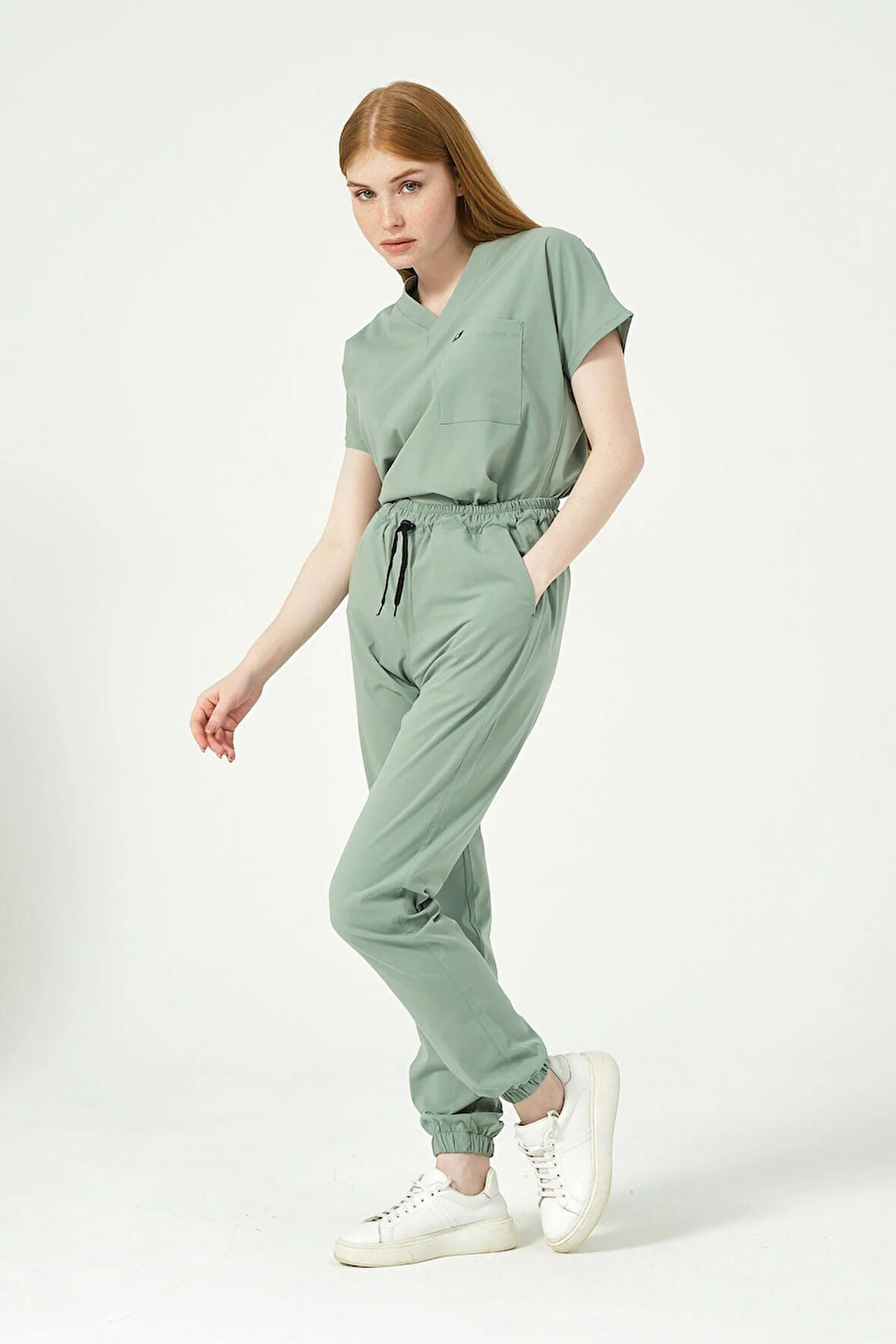 Çağla Yeşili Likralı Scrubs Jogger Paça Doktor Hemşire Forması Yarasa Kol Takım Unisex