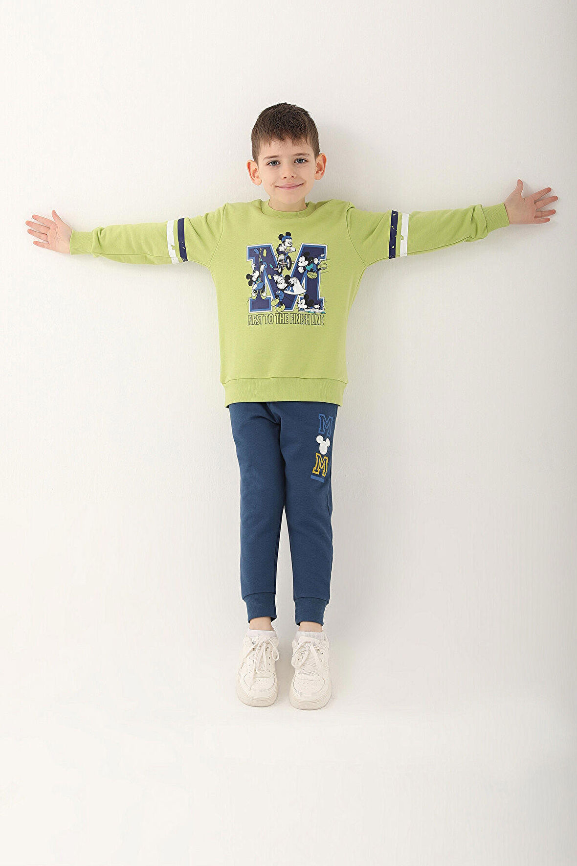 Mickey Mouse Fıstık Yeşili Erkek Çocuk Eşofman Takımı