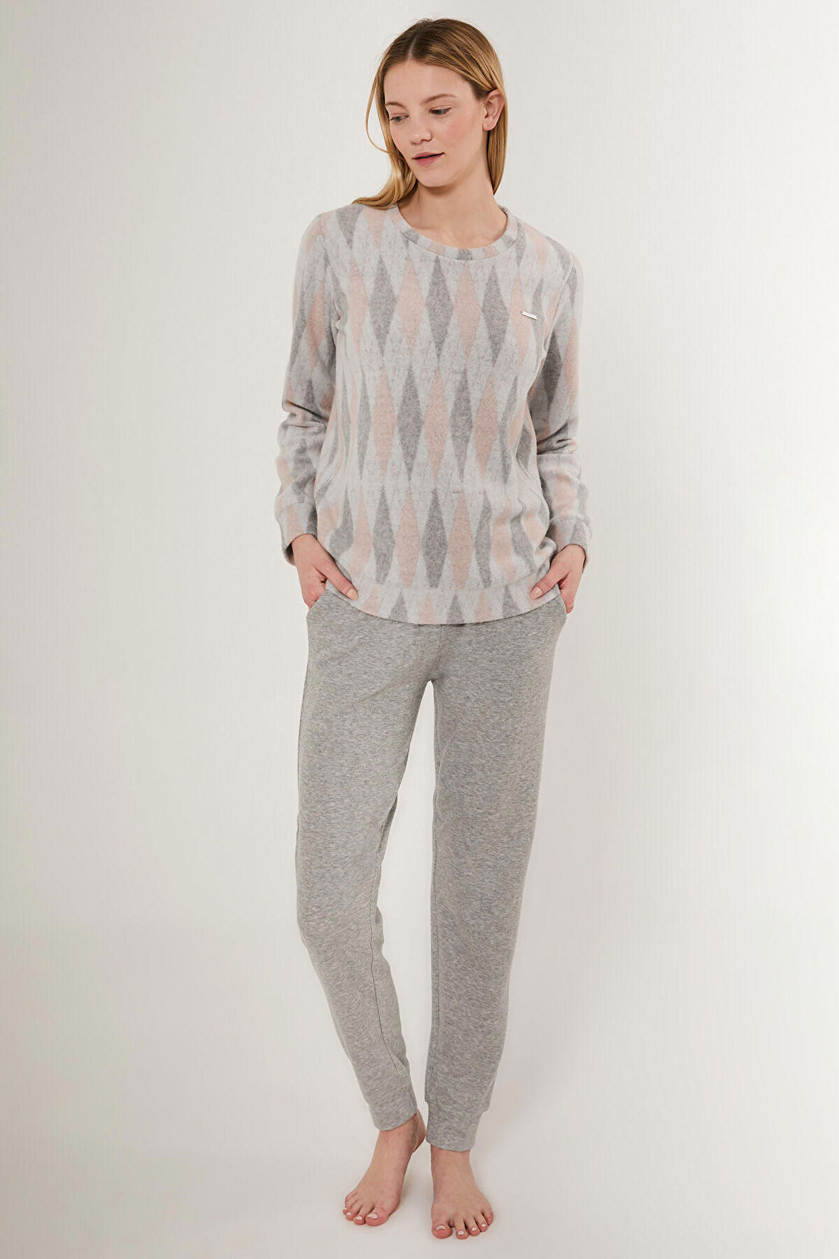 Pierre Cardin Equilateral Triangle Pattern Gri Kadın Uzun Kol Pijama Takım