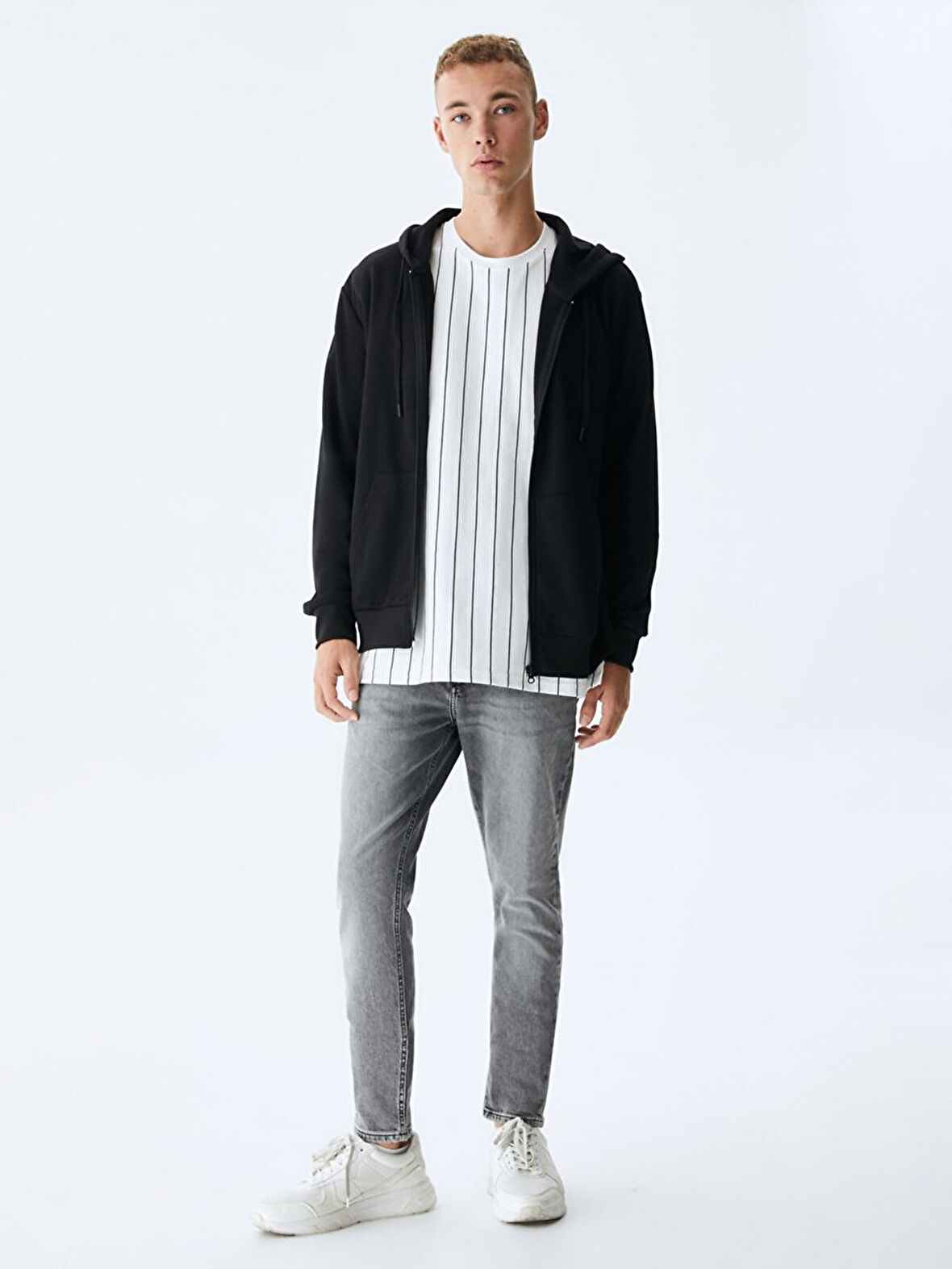 Düz Kapüşonlu Fermuarlı Regular Fit Siyah Sweatshırt