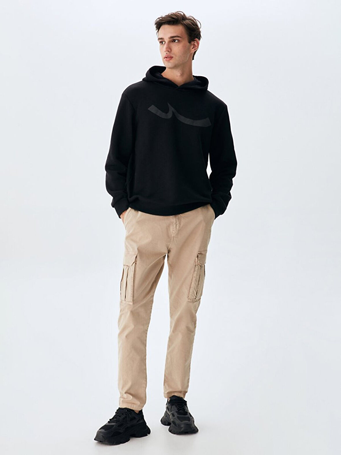 Sıgnlı Kapüşonlu Fermuarsız Regular Fit Siyah Sweatshırt