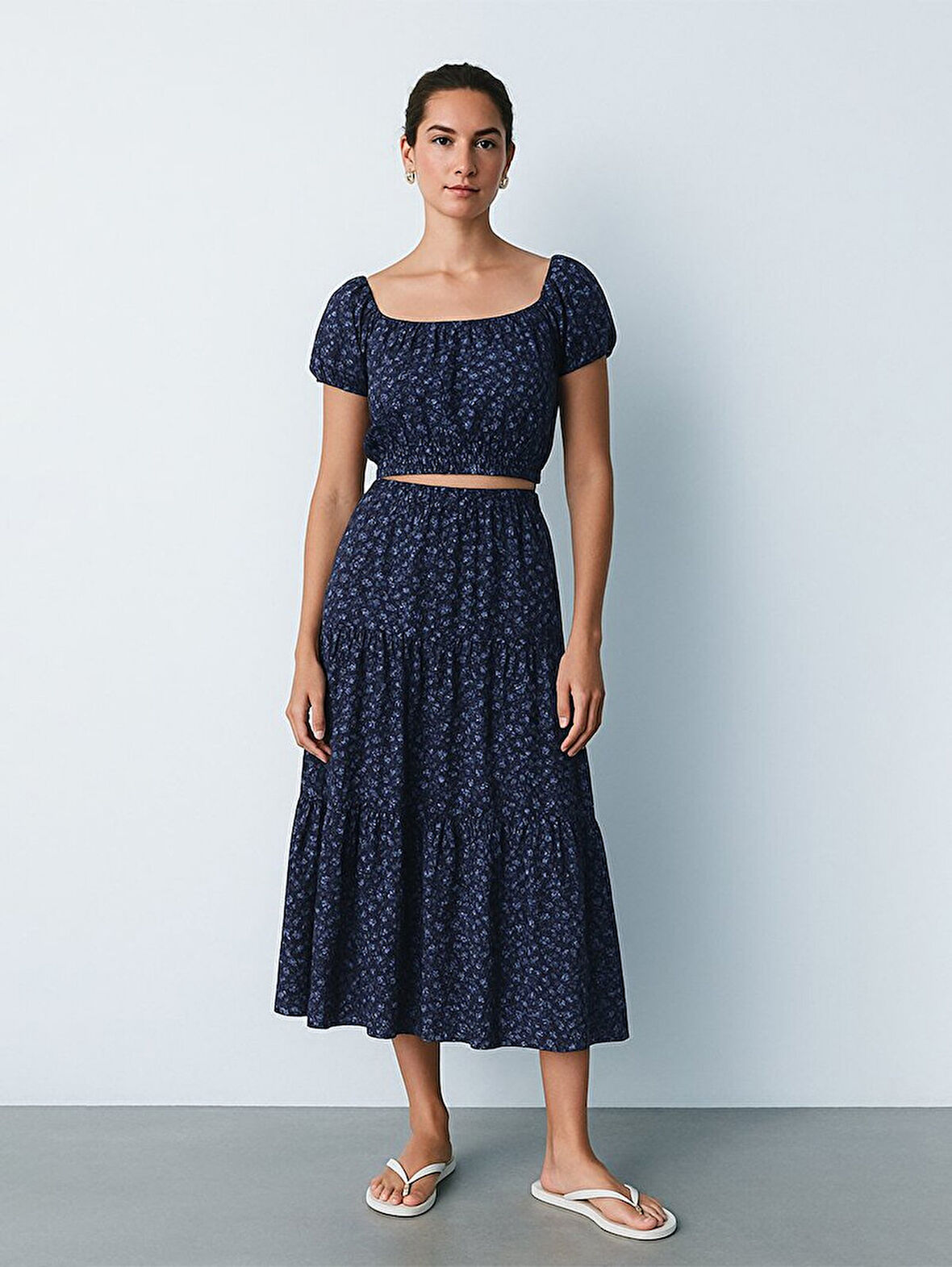 Çiçekli Crop Kısa Kollu Lacivert Bluz