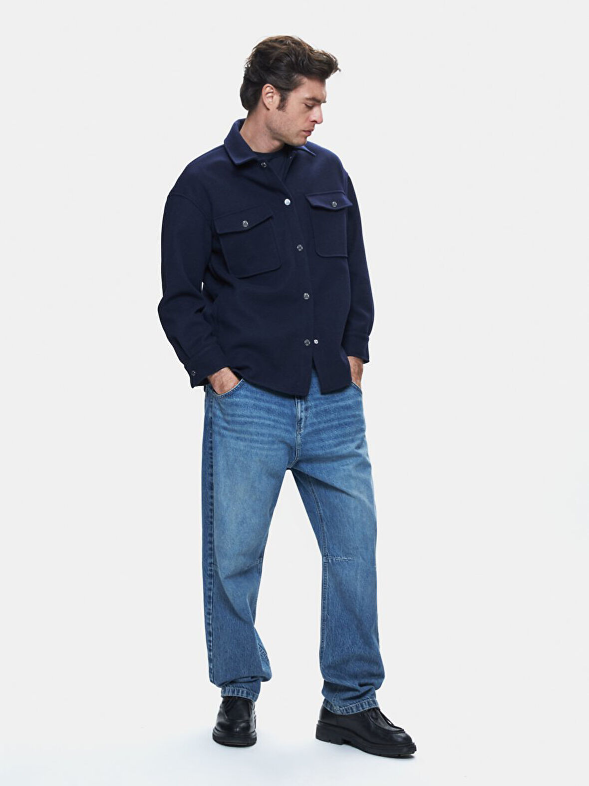 Uzun Kollu Önü Düğmeli Lacivert Ceket