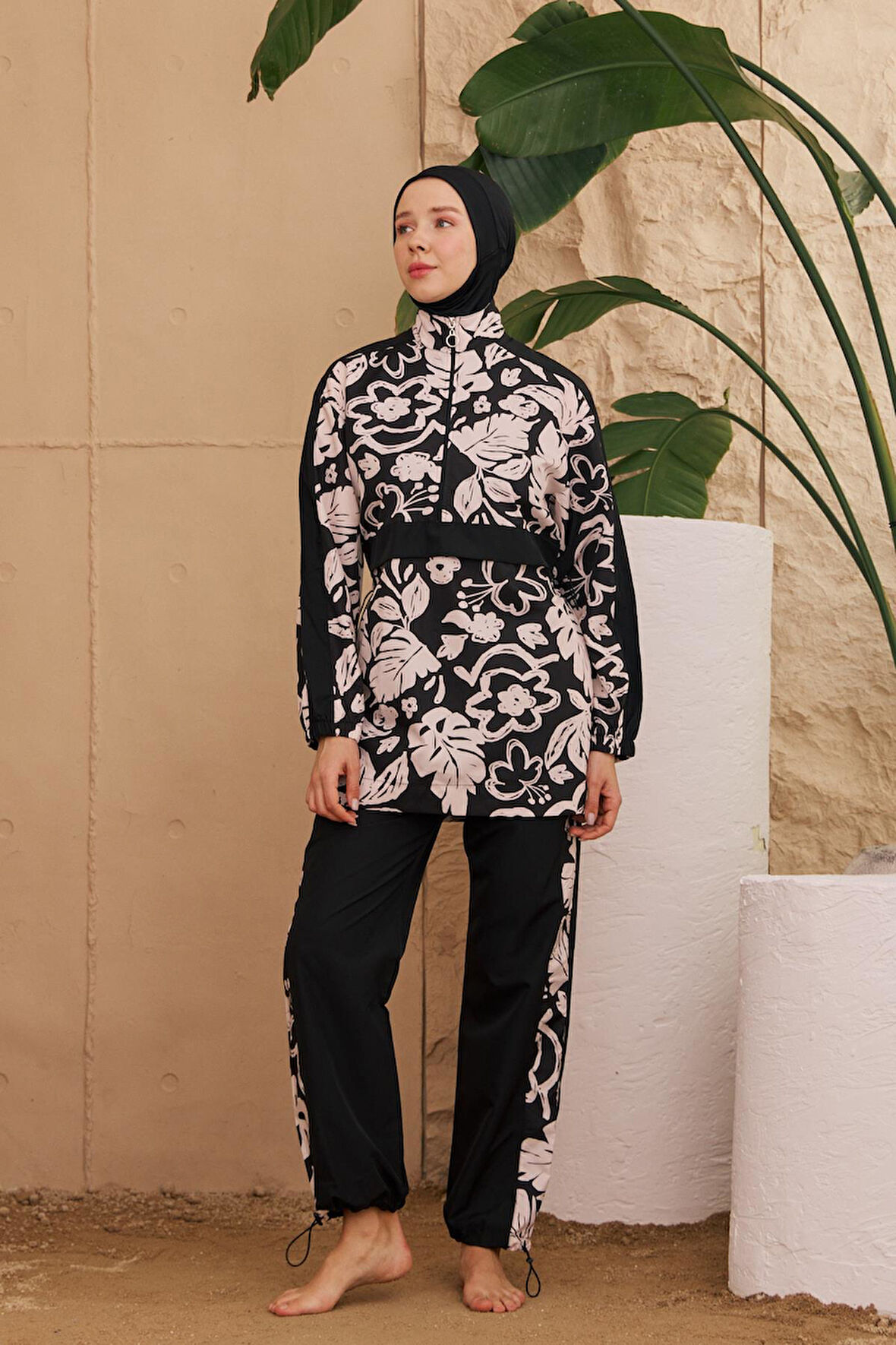 Tam Kapalı Mayo Paraşüt Kanguru Model Siyah Beyaz Tasarım