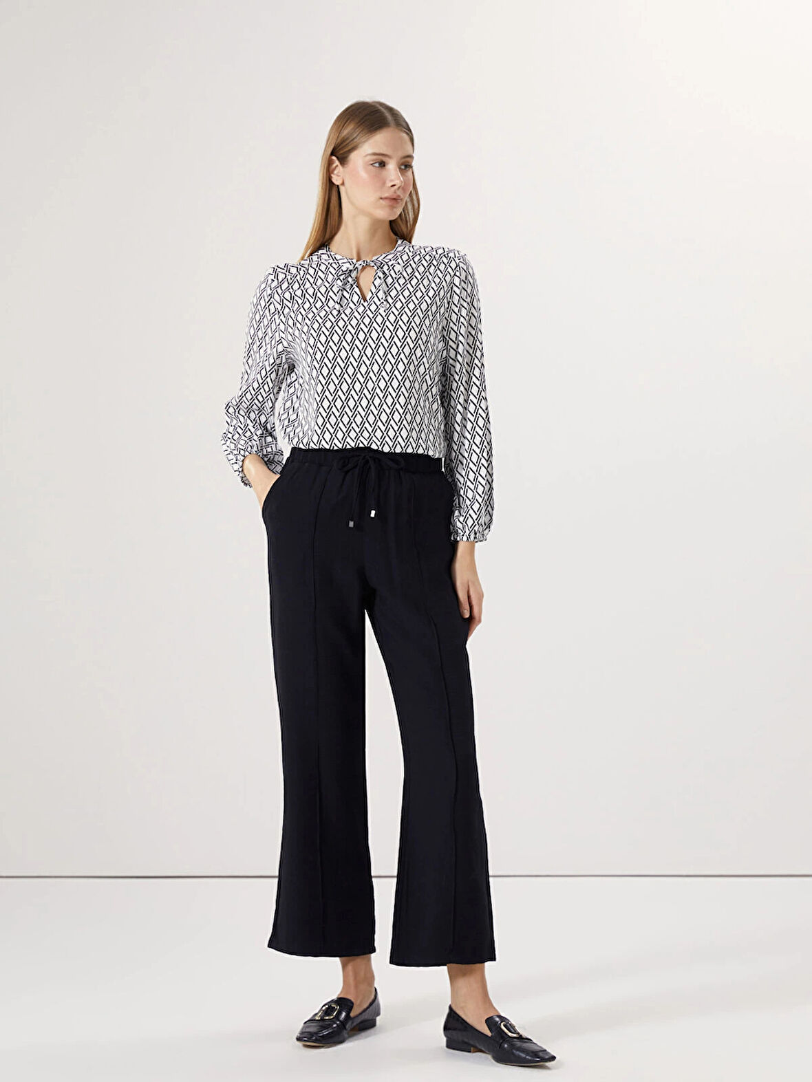 LCWAIKIKI Classic Siyah Beli Lastikli Kadın Pantolon