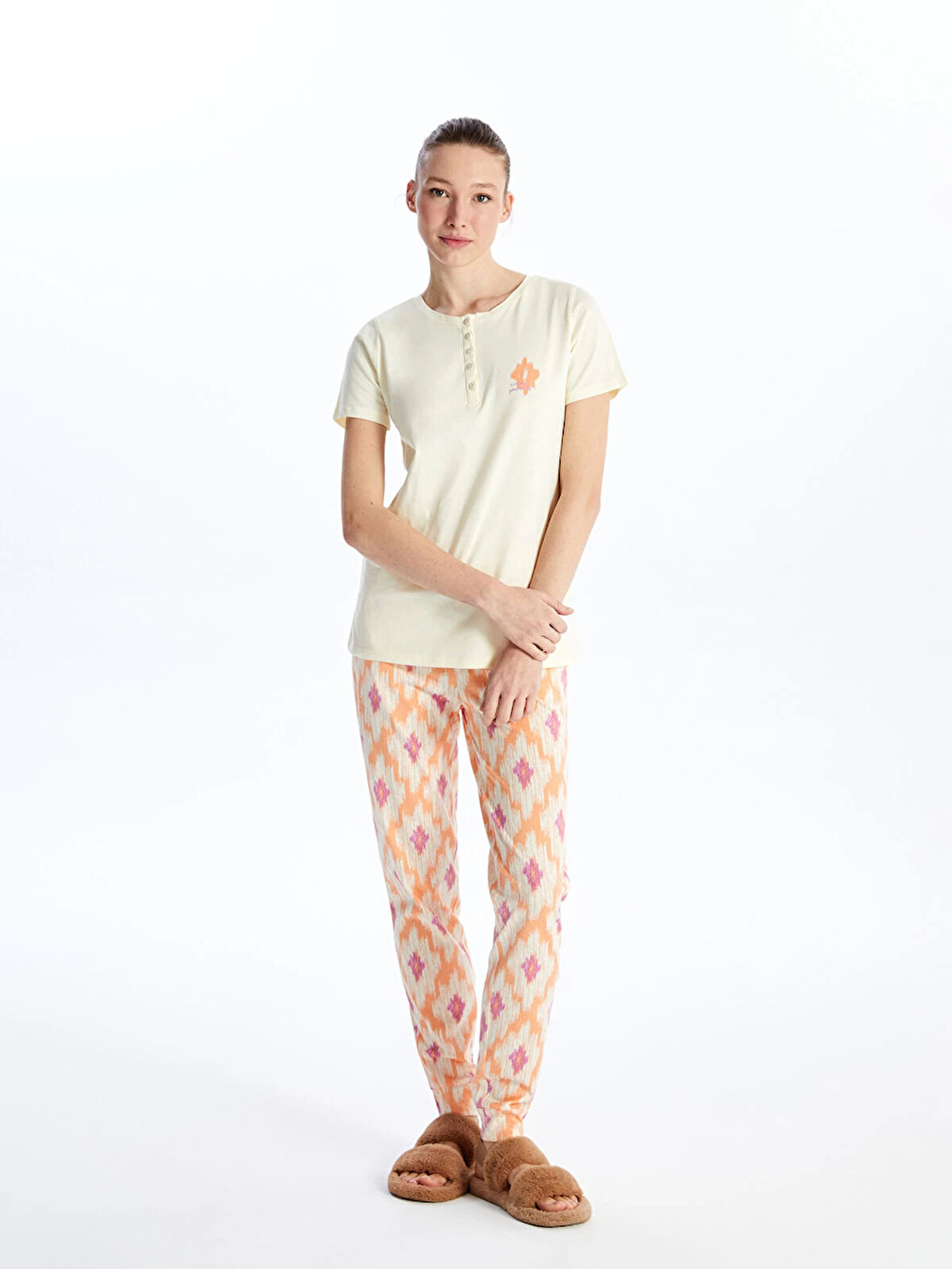 LCW DREAM Ekru Bisiklet Yaka Baskılı Kısa Kollu Kadın Pijama Takımı