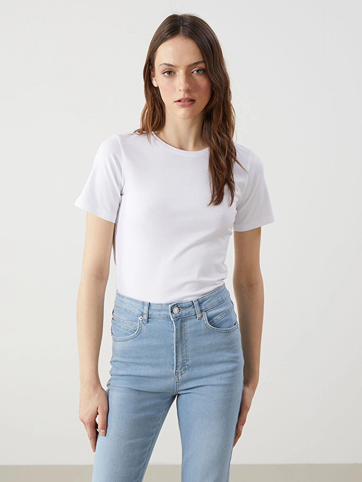 LCWAIKIKI Basic Beyaz Bisiklet Yaka Kadın Tişört