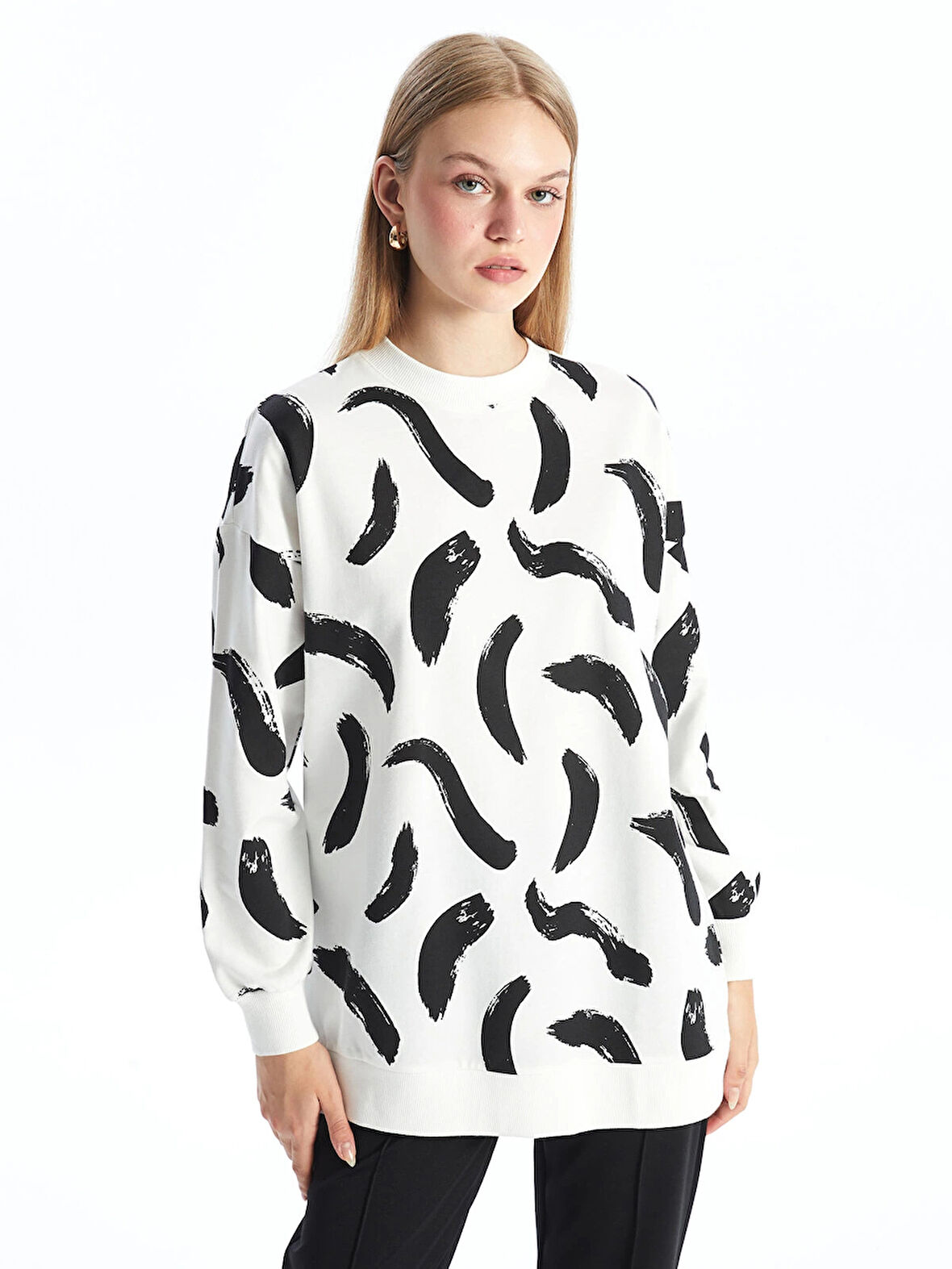 LCW Modest Siyah Bisiklet Yaka Desenli Kadın Sweatshirt Tunik