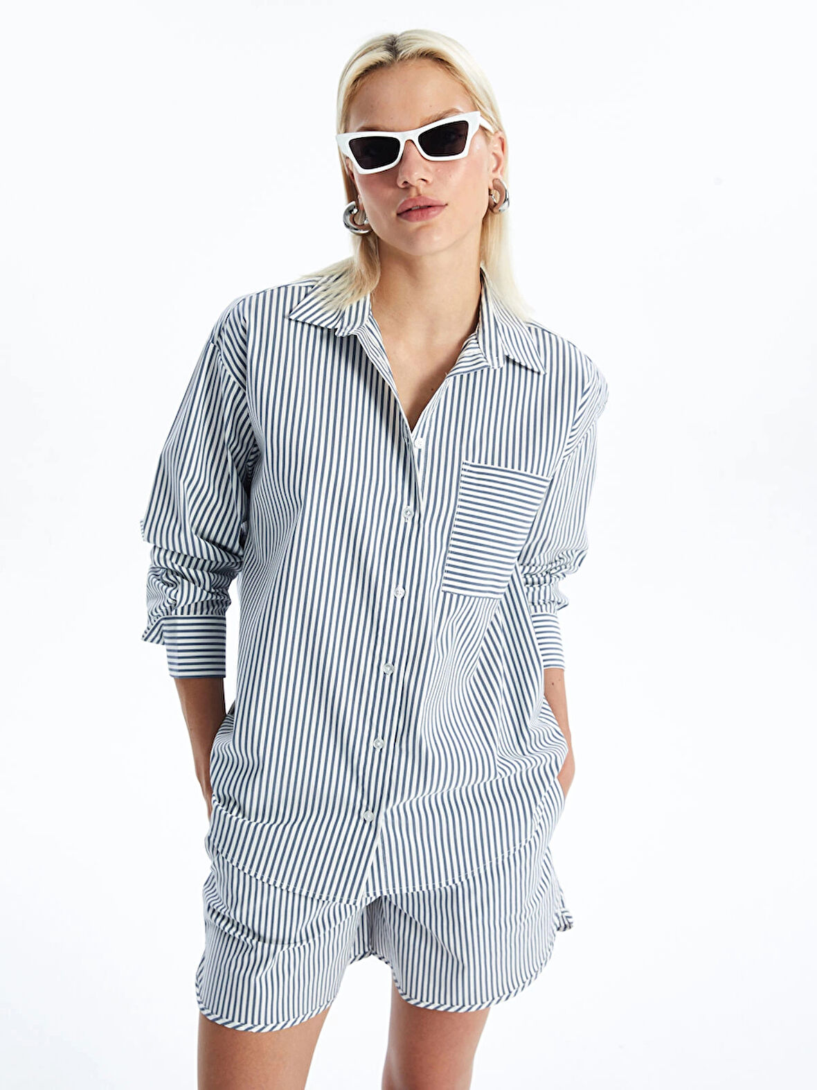 LCW Vision MAVİ Çizgili Uzun Kollu Oversize Kadın Gömlek