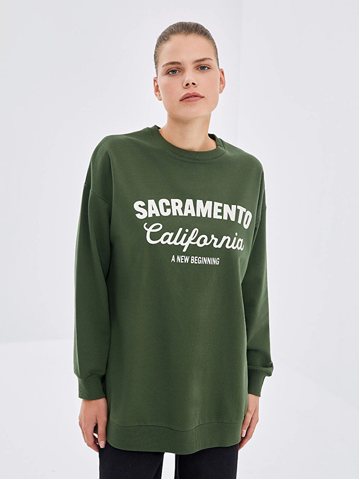 LCW Modest Yeşil Bisiklet Yaka Baskılı Kadın Sweatshirt Tunik