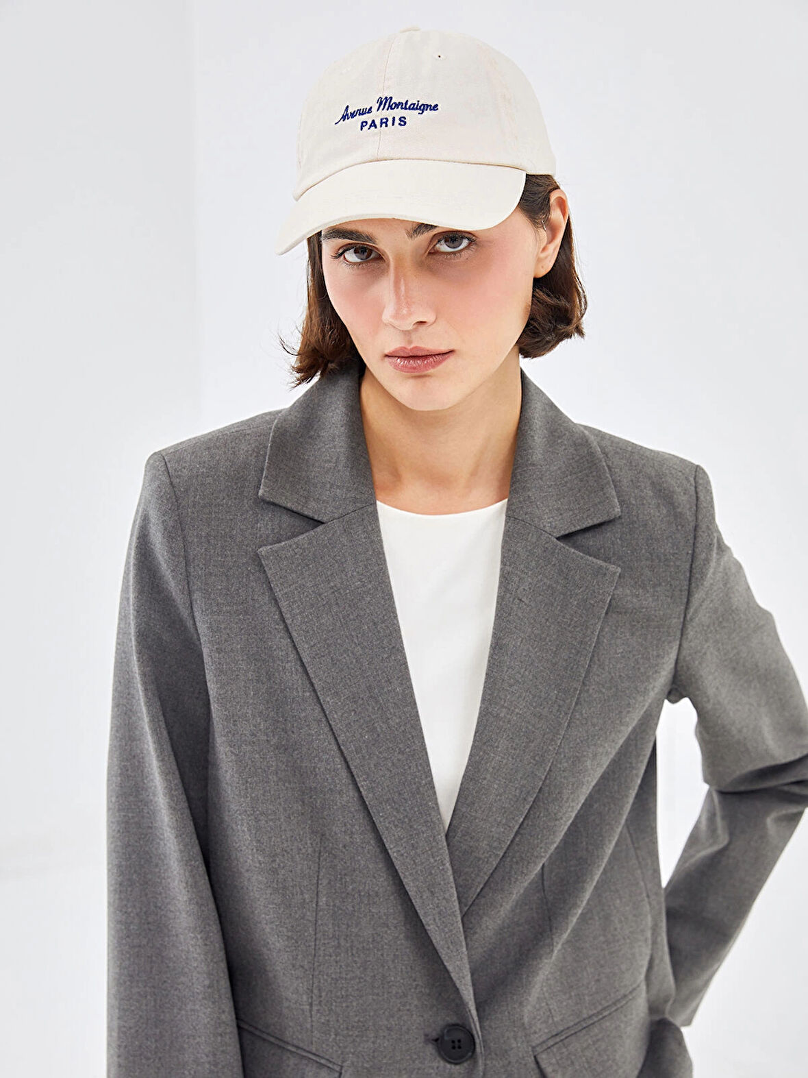 LCW ACCESSORIES Ekru Yazı Nakışlı Kadın Kep Şapka