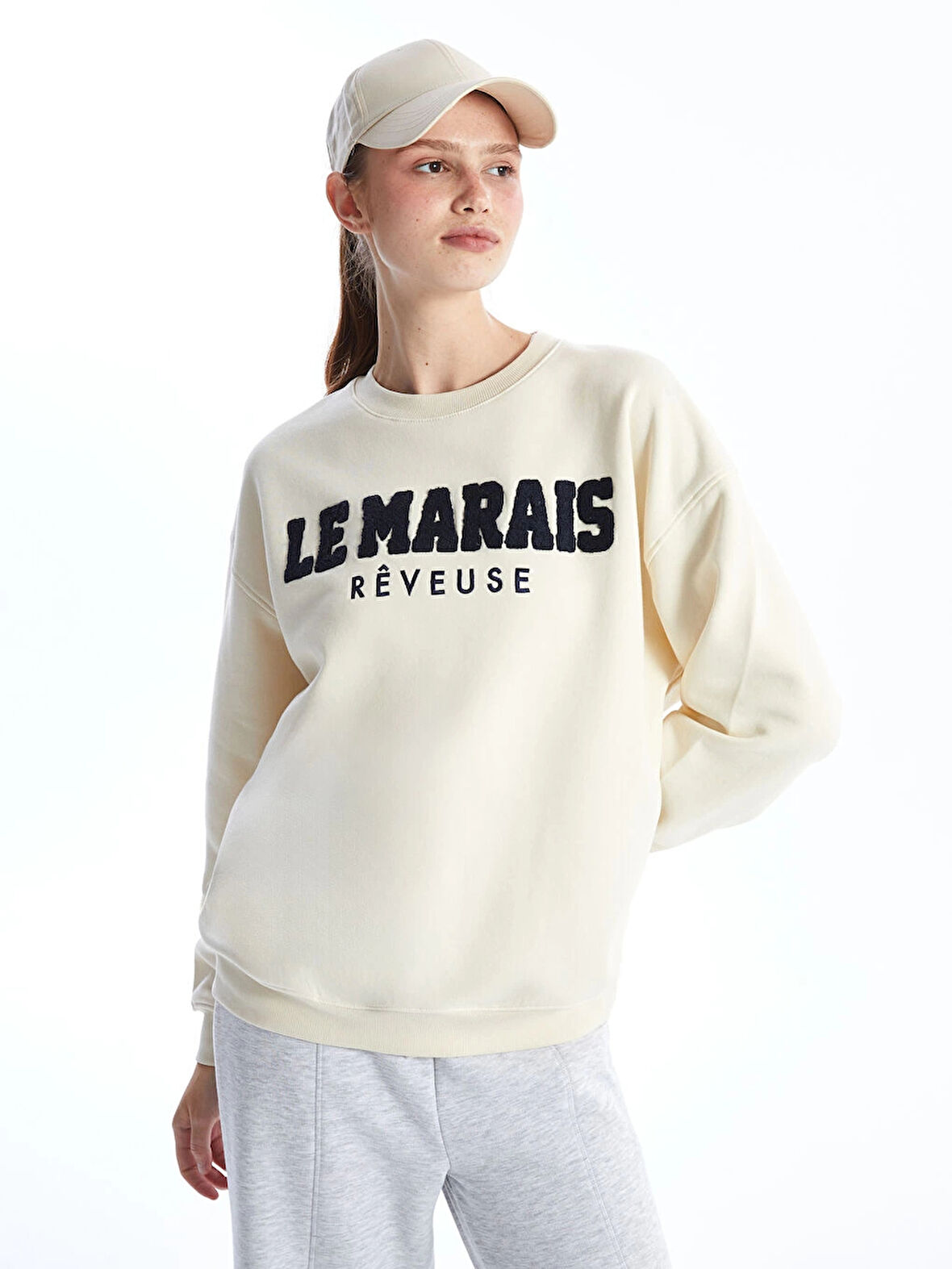 XSIDE Bej Bisiklet Yaka Nakışlı Oversize Kadın Kalın Sweatshirt