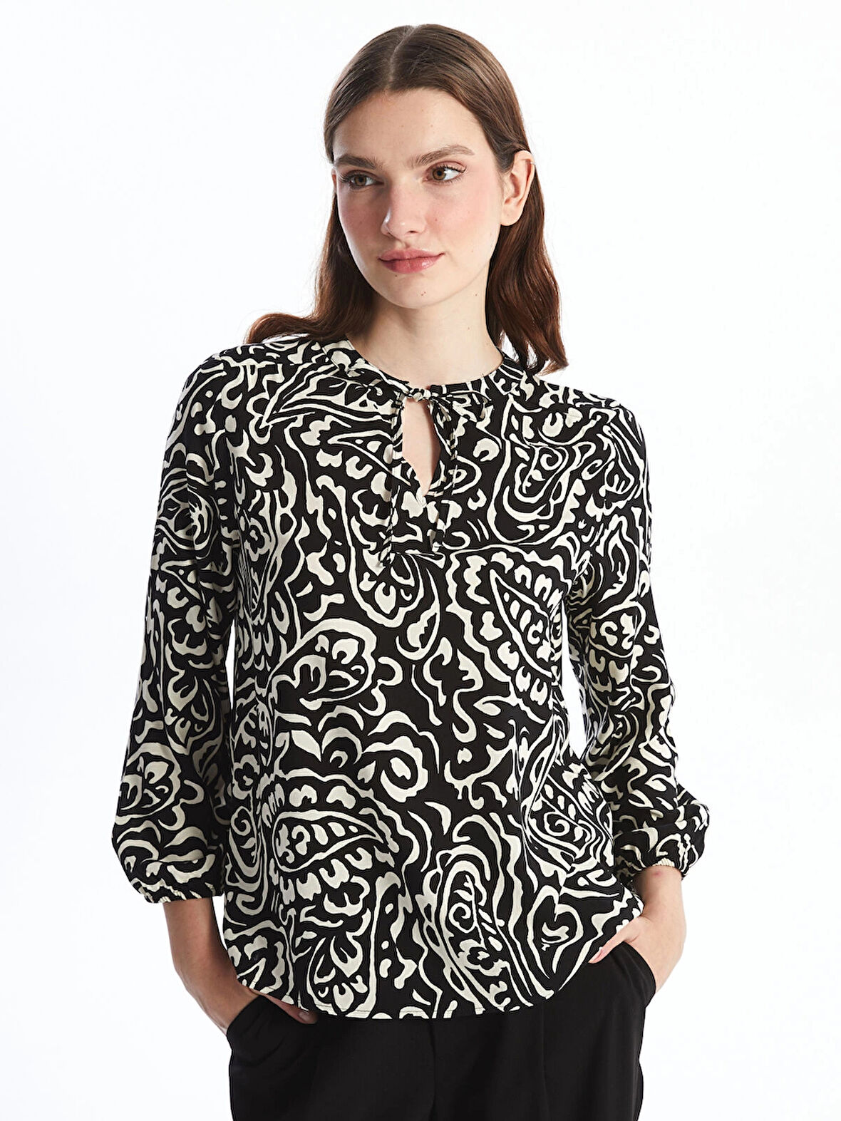 LCWAIKIKI Classic BEYAZ Bağlamalı Yaka Desenli Kadın Bluz