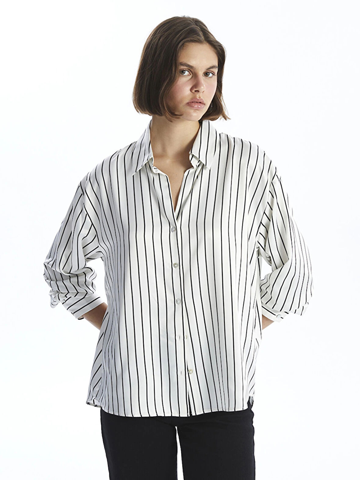 LCW Vision SİYAH Çizgili Uzun Kollu Oversize Saten Kadın Gömlek