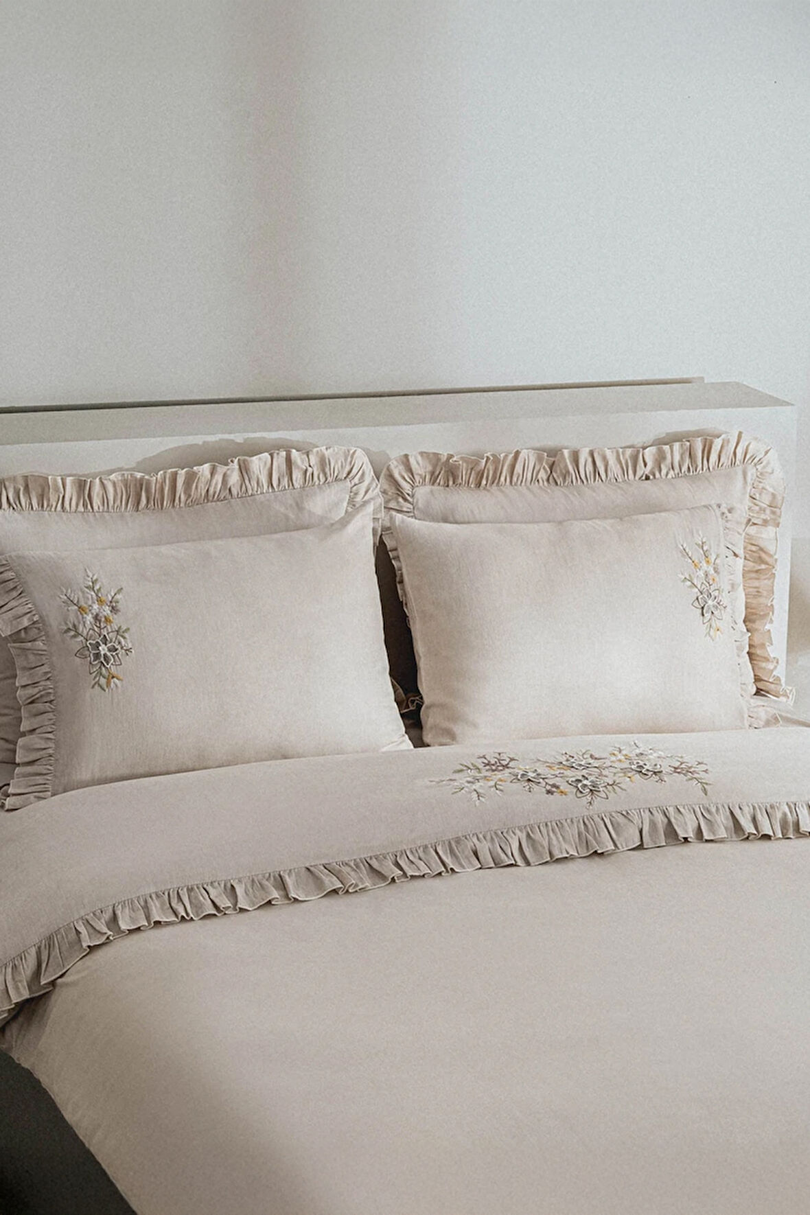 Ecocotton Zaira Bej Çift Kişilik %100 Organik Pamuk El Nakışlı Nevresim Takımı