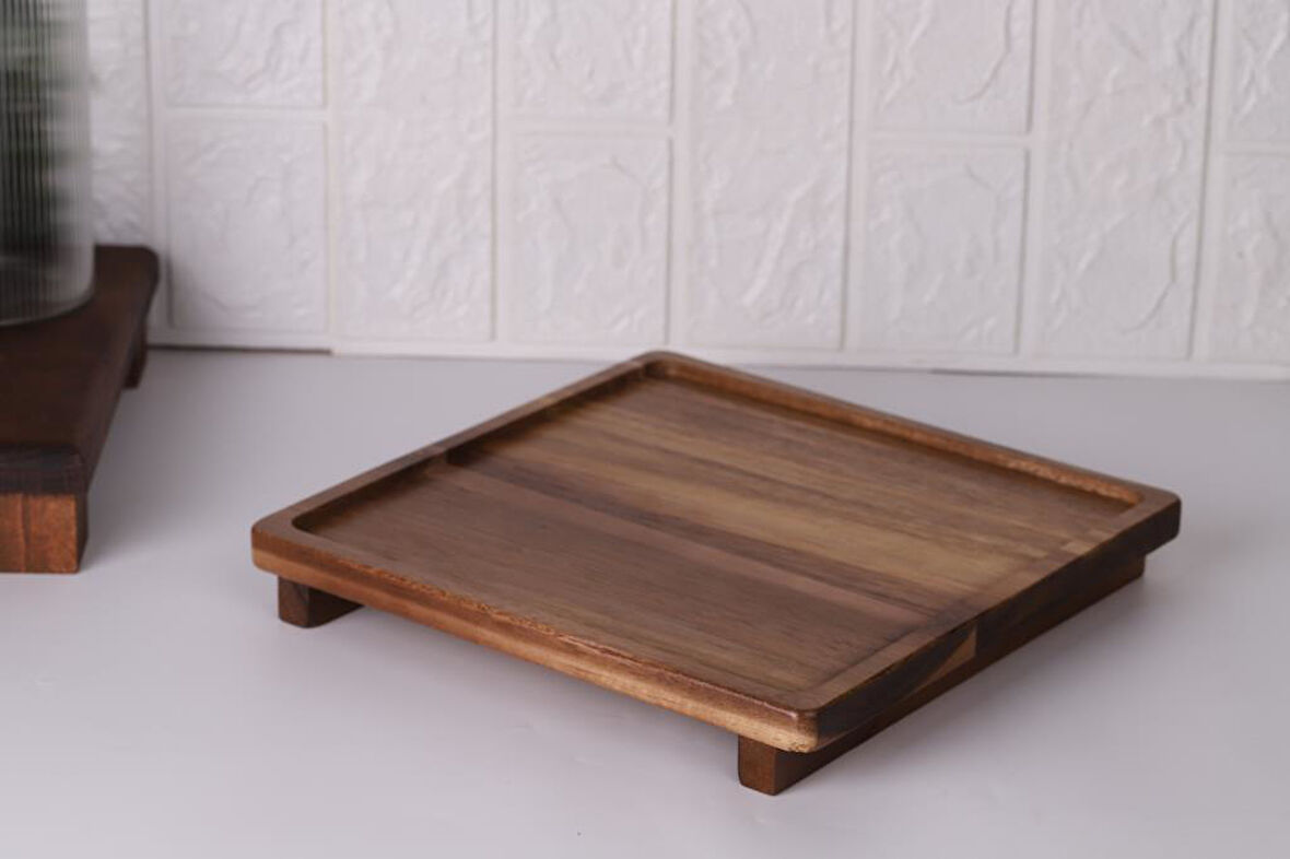 Atby Akasya Doğal Ahşap Ayaklı Kare Sunum Tepsisi Kahvaltı Peynir Meze Servis Tahtası 26x26cm
