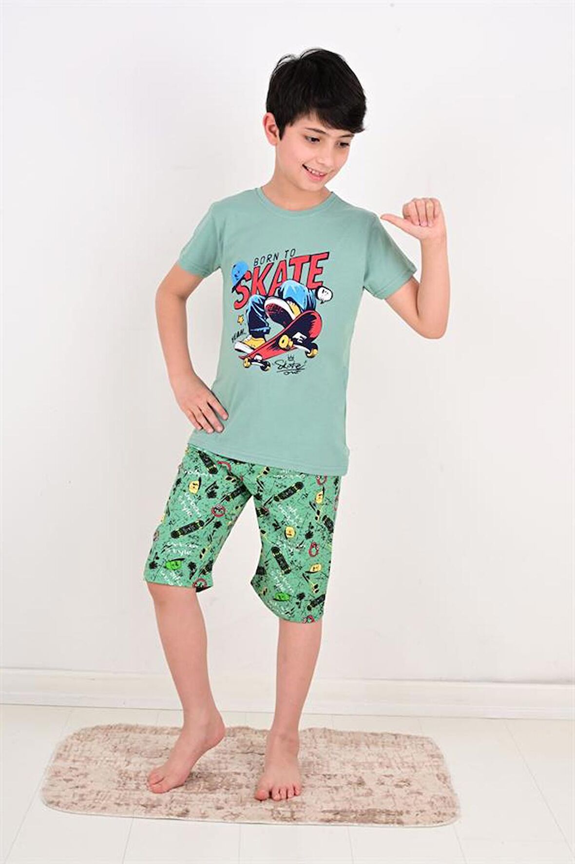 erkek çocuk kapri  pijama takımı born to skate çağla