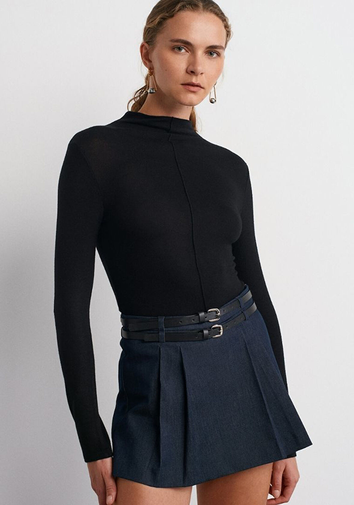 31391 DİL Dik Yaka Uzun Kollu Top 