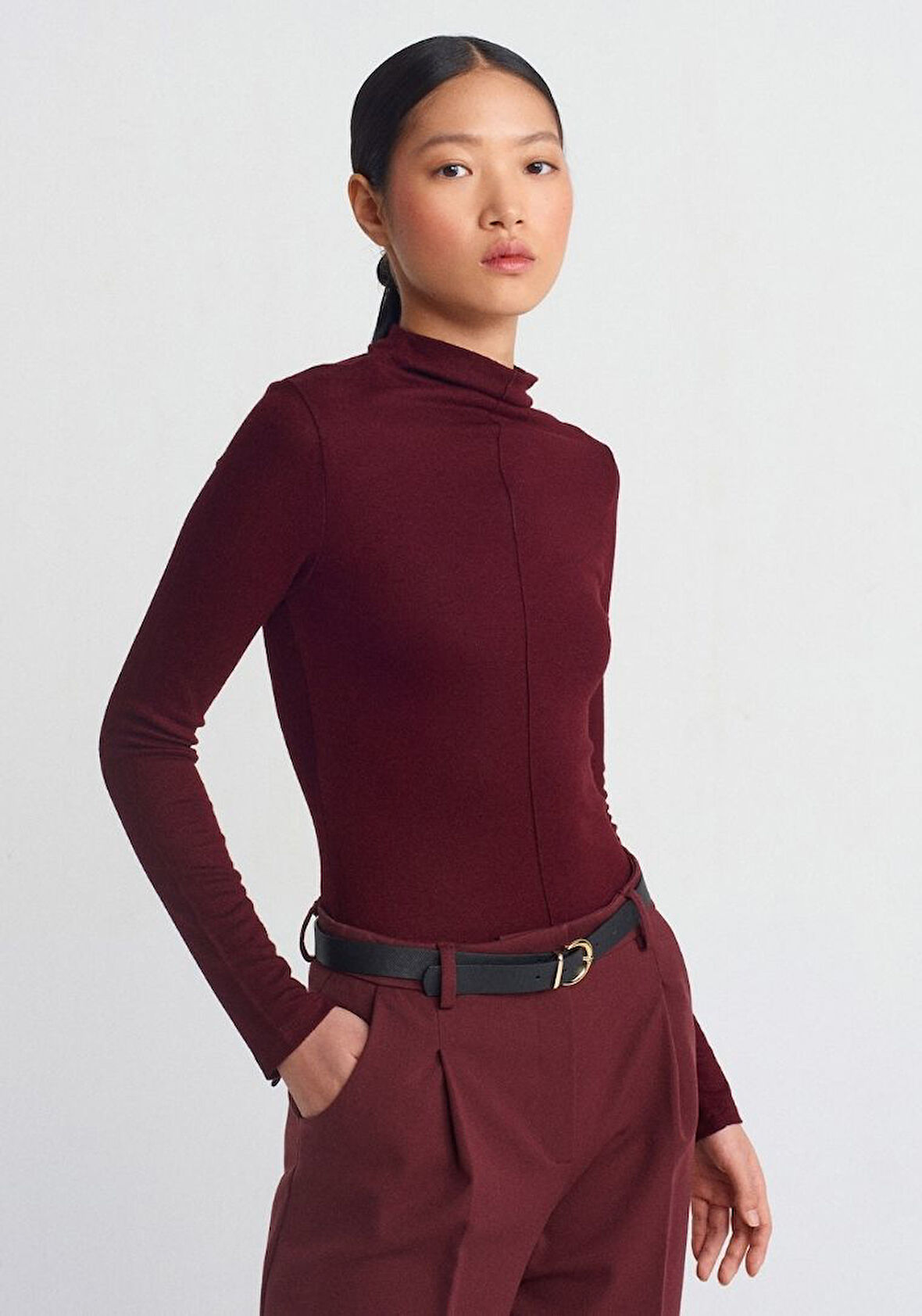 31391 DİL Dik Yaka Uzun Kollu Top 