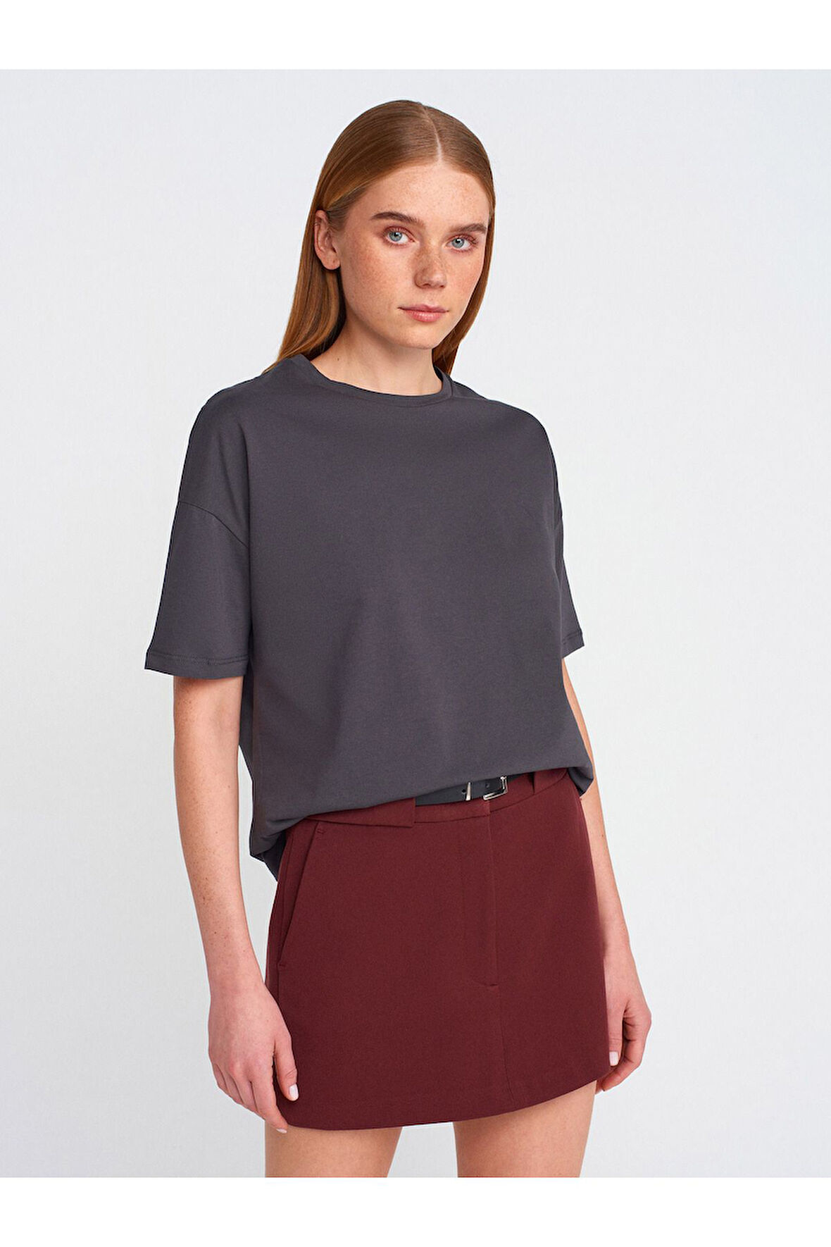 Dilvin Kadın Basic Koyu Antrasit Rahat Kalıp T-Shirt - 3683