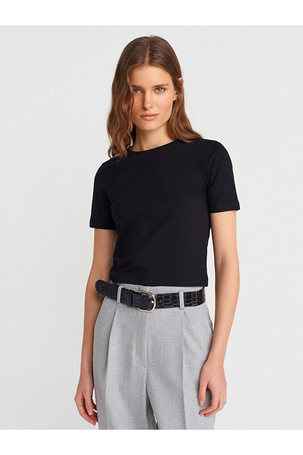 Dilvin Kadın Bisiklet Yaka Siyah Crop Top - 31655