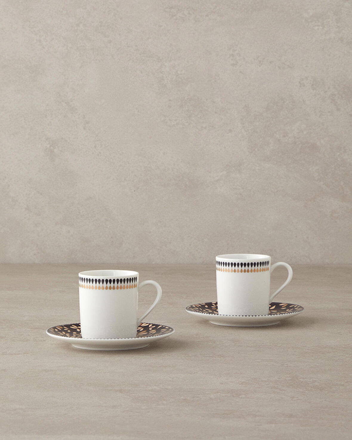 English Home Modern Daisy Bone Porselen 4 Parça 2 Kişilik Kahve Fincan Takımı Siyah