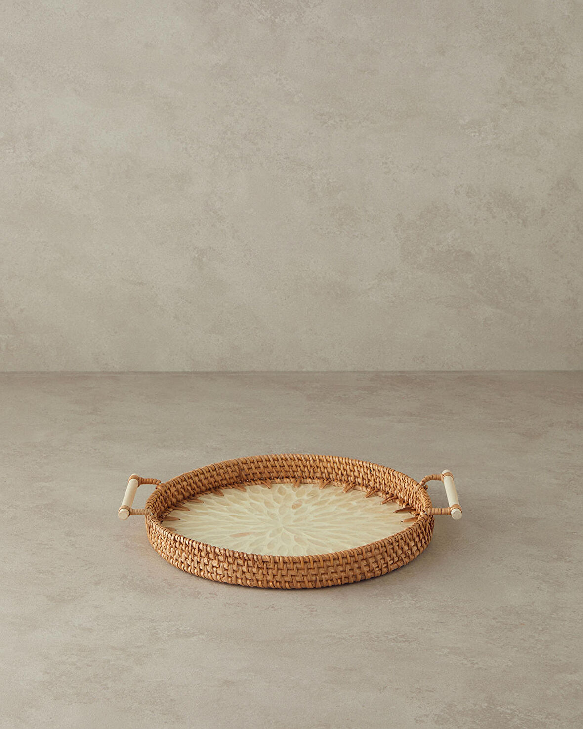 English Home Beatrice Sedefli Rattan Tepsi Kahverengi