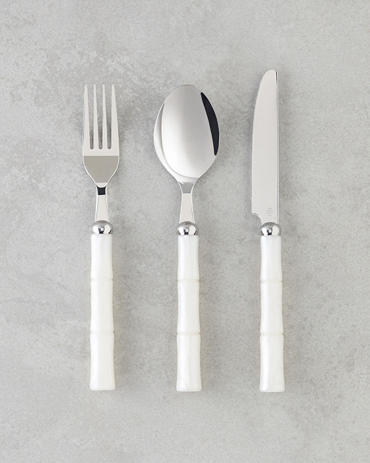 Maria Paslanmaz Çelik Çatal Kaşık Bıçak Takımı 18 Parça 6 Kişilik Krem