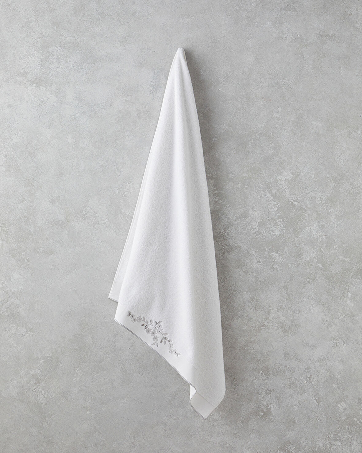 Lisa Pamuklu Nakışlı Banyo Havlusu 90x150 cm Beyaz