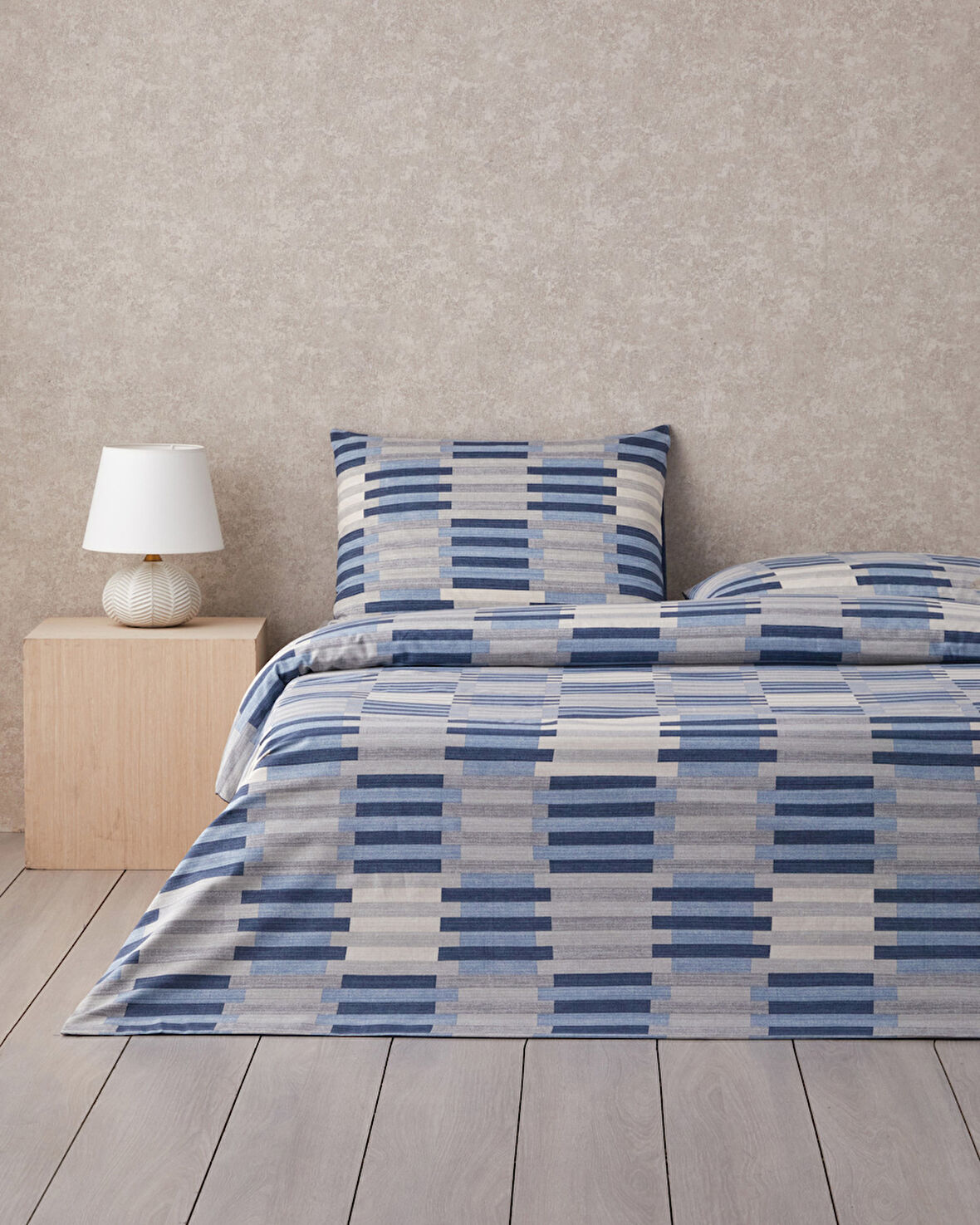 Blockform Kolay Ütülenir Çift Kişilik Nevresim Takımı 200x220 cm Koyu Mavi-Bej