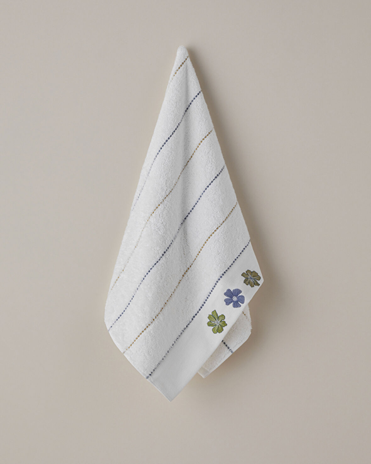 Floral Line Pamuk Nakışlı Yüz Havlusu 50x80 cm Beyaz