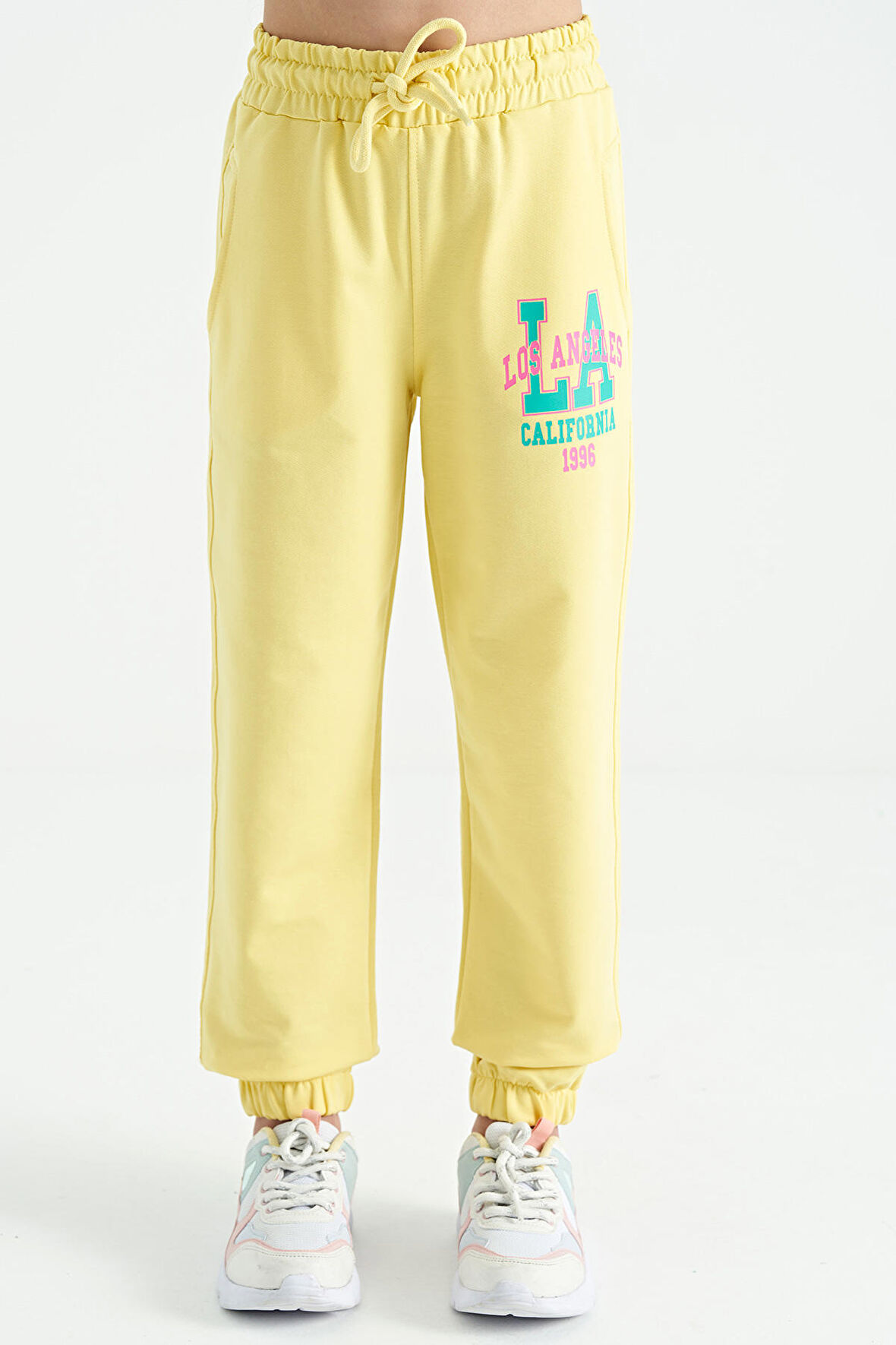 Limon Yazı Nakışlı Standart Kalıp Jogger Kız Çocuk Eşofman Alt - 75120 | 7-8 Yaş