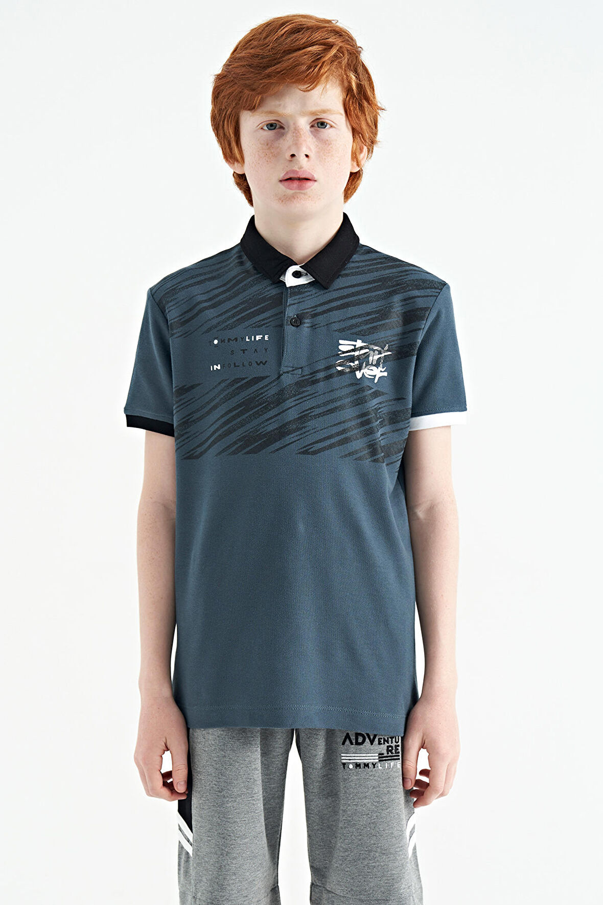 Orman Yeşili Baskı Detaylı Pola Yaka Standart Kalıp Erkek Çocuk T-Shirt - 11161 | 12-13 Yaş