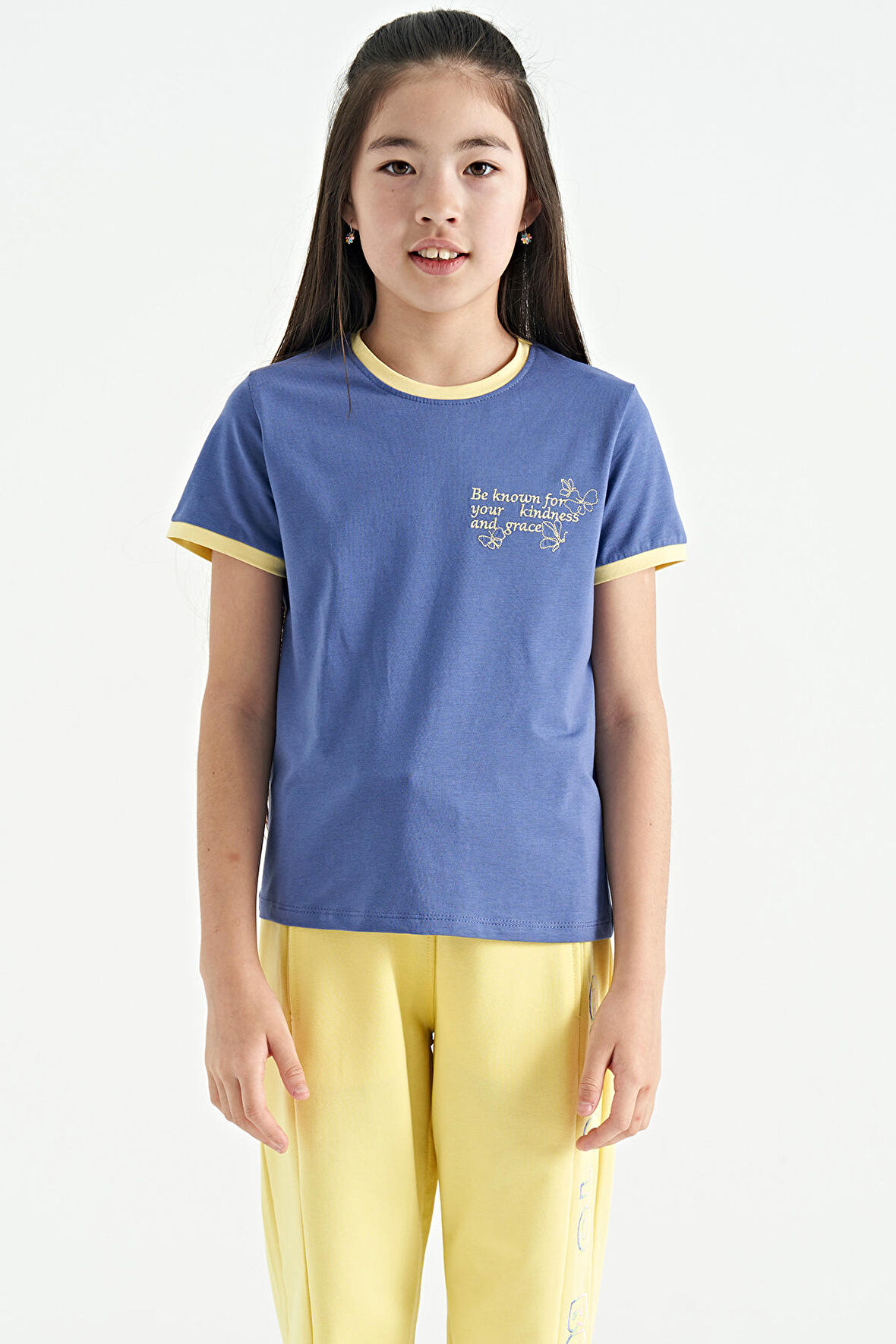 Açık Eflatun Minimal Yazı Baskılı O Yaka Rahat Form Kısa Kollu Kız Çocuk T-Shirt - 75110 | 7-8 Yaş