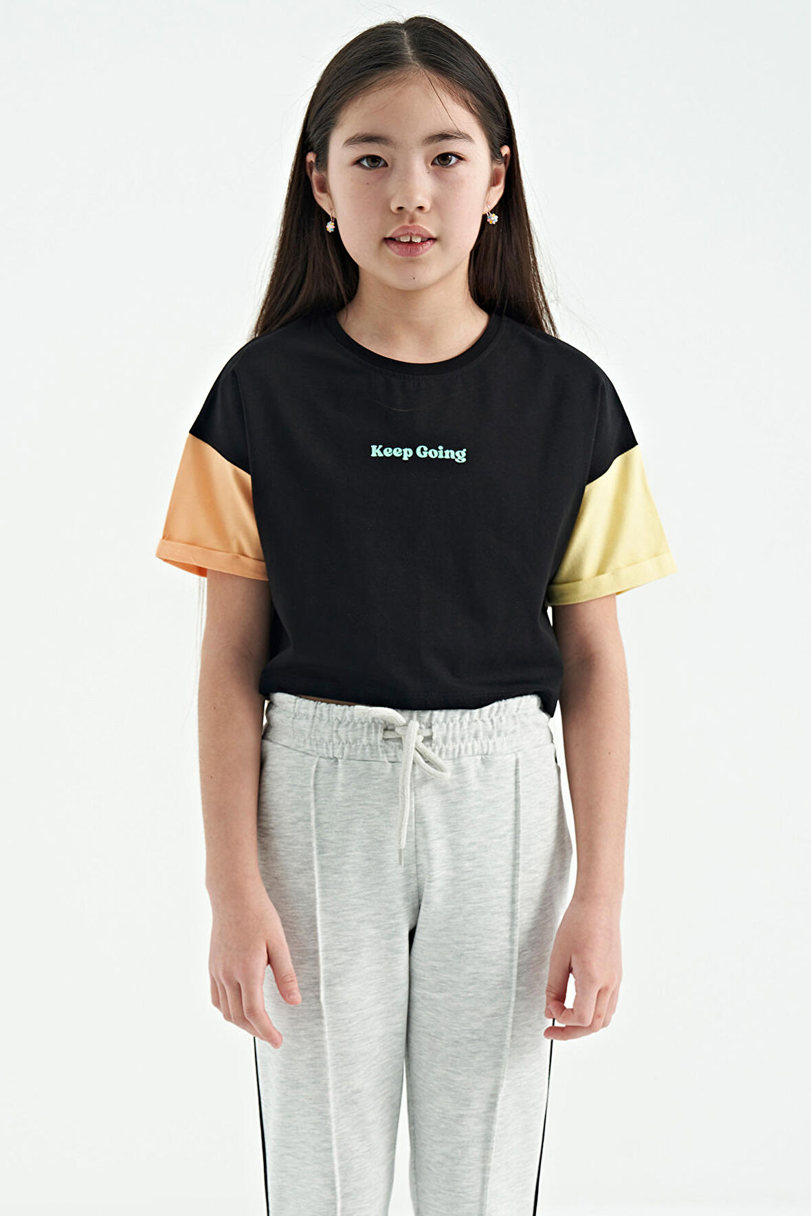 Siyah Yazı Baskılı O Yaka Düşük Omuzlu Oversize Kız Çocuk T-Shirt - 75130 | 7-8 Yaş