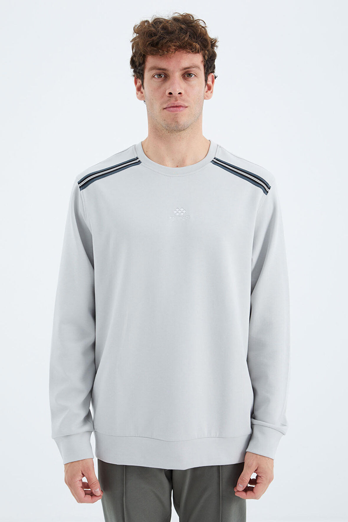 Taş O Yaka Omuz Şerit Detaylı Rahat Kalıp Erkek Sweatshirt - 88279 | S