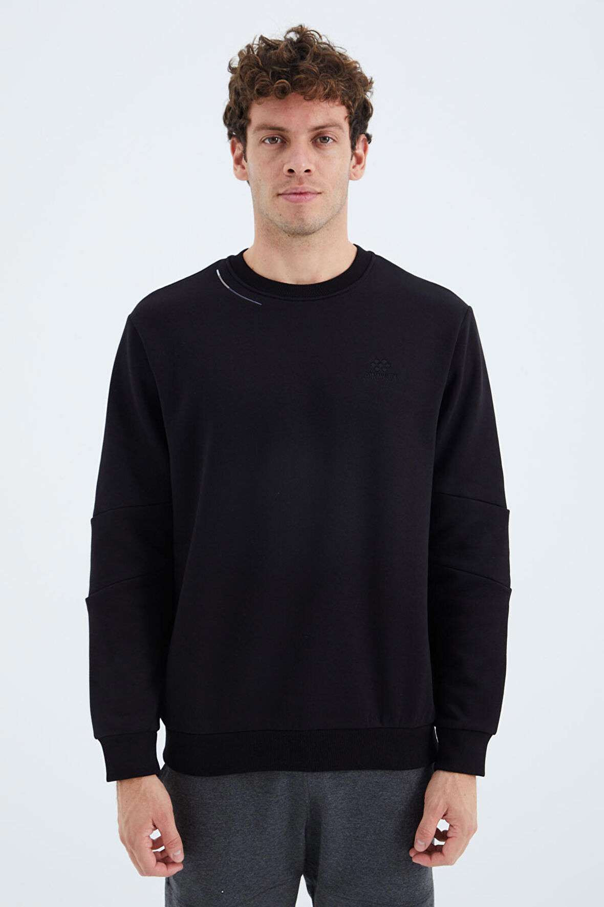 Siyah O Yaka Kol Şerit Detaylı Basic Rahat Kalıp Erkek Sweatshirt - 88293 | S