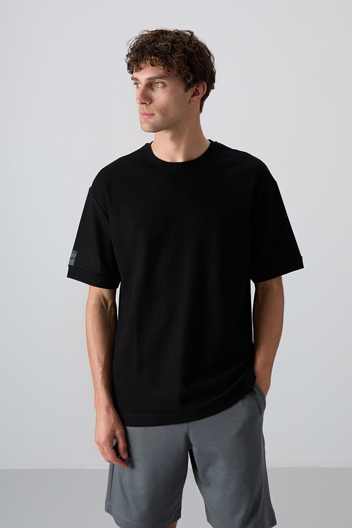 Siyah Pamuklu Kalın Yüzeyi Dokulu Oversize Fit Basic Erkek T-Shirt - 88339 | L