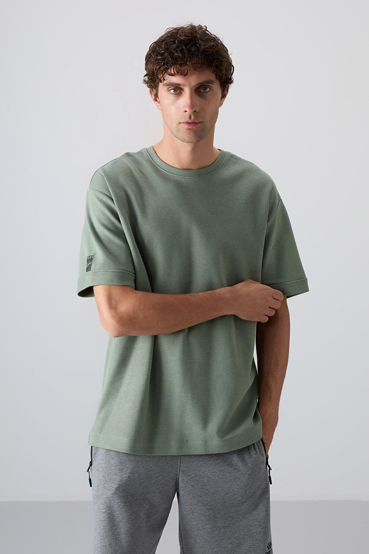 Açık Yeşil Pamuklu Kalın Yüzeyi Dokulu Oversize Fit Basic Erkek T-Shirt - 88339 | XL