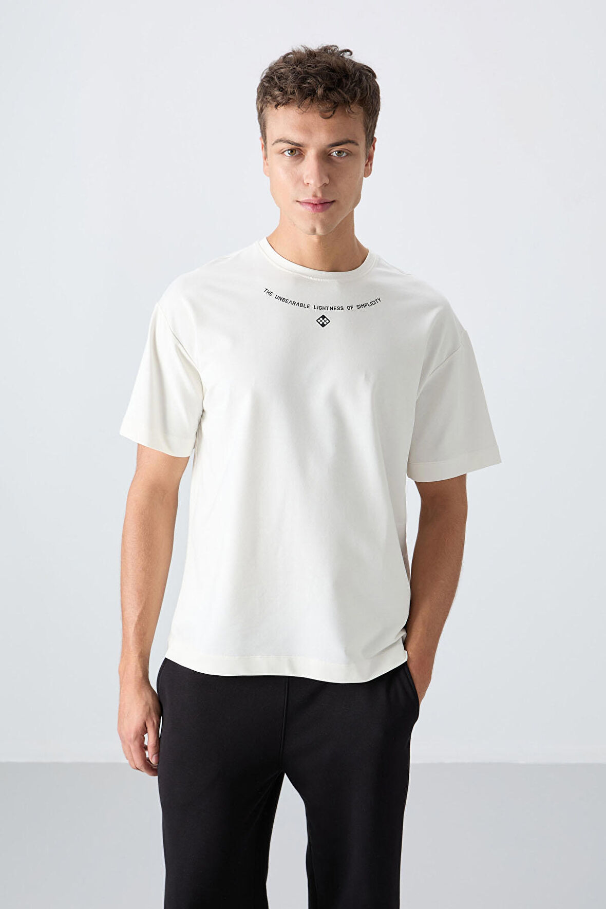 Ekru Pamuklu Kalın Yumuşak Dokulu Oversize Fit Baskılı Erkek T-Shirt - 88343 | L