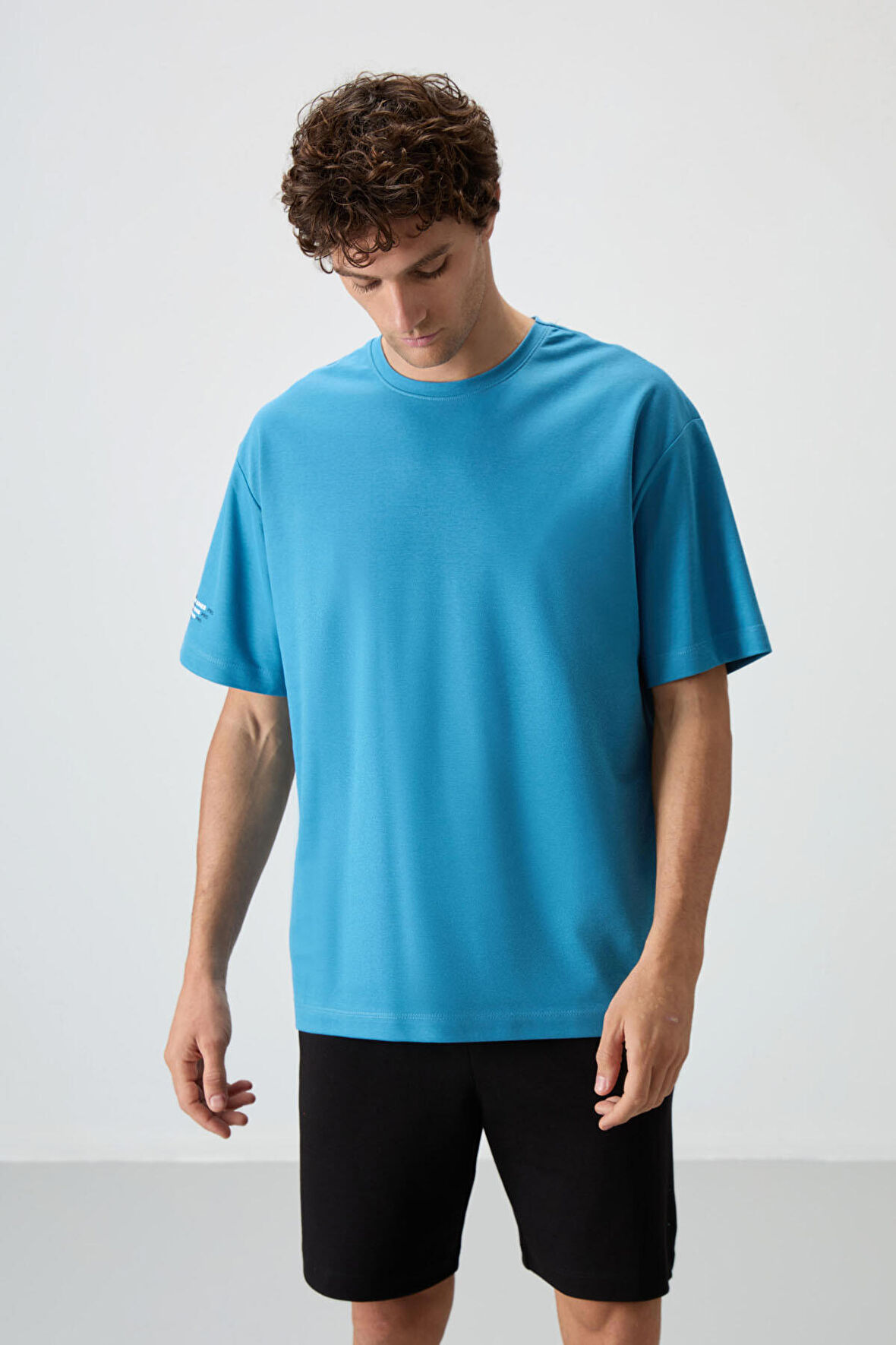 Petrol Mavi Pamuklu Kalın Yüzeyi Dokulu Oversize Fit  Baskılı Erkek T-Shirt - 88369